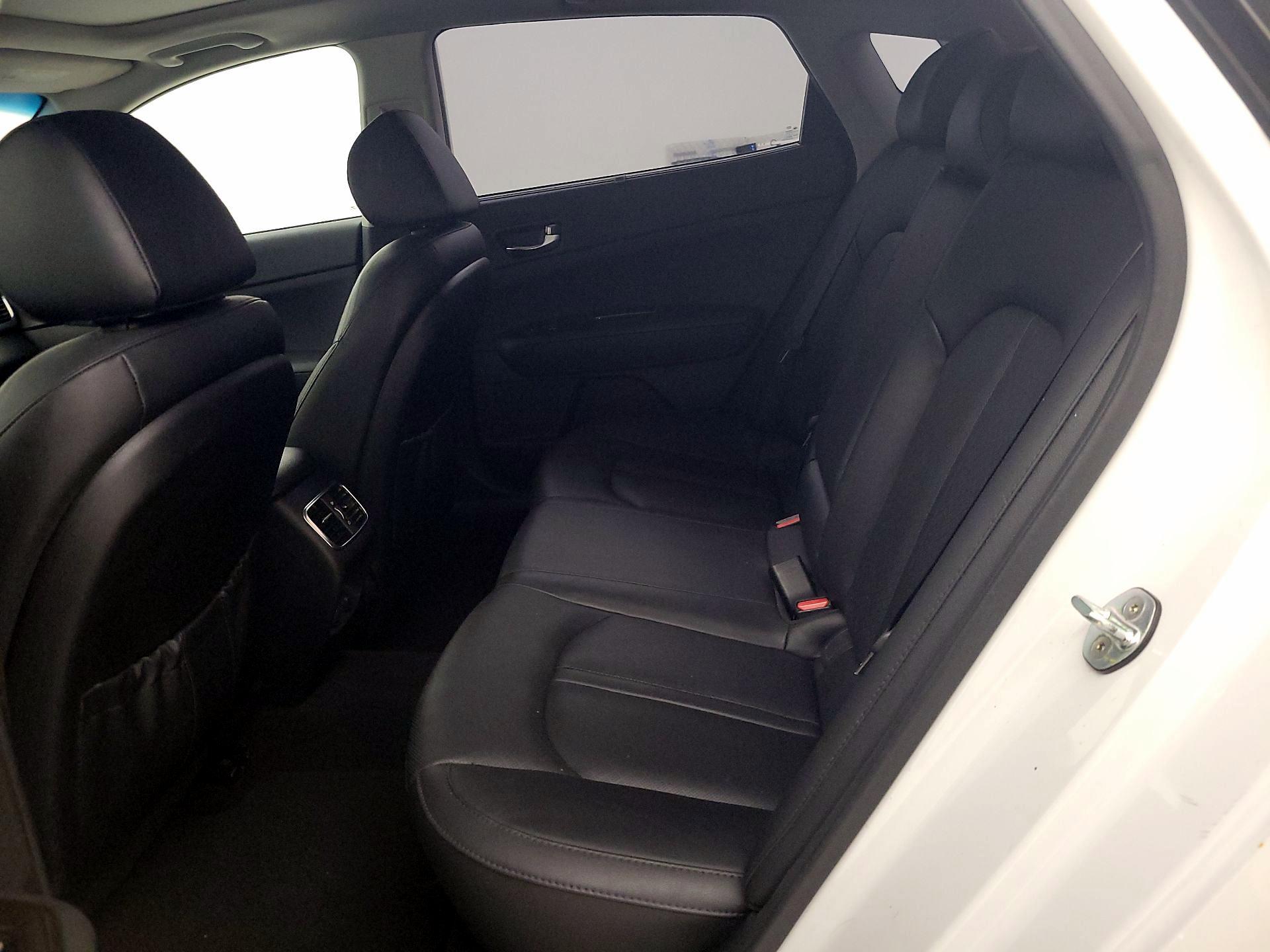 Thumbnail: 2017 Kia Optima - 20