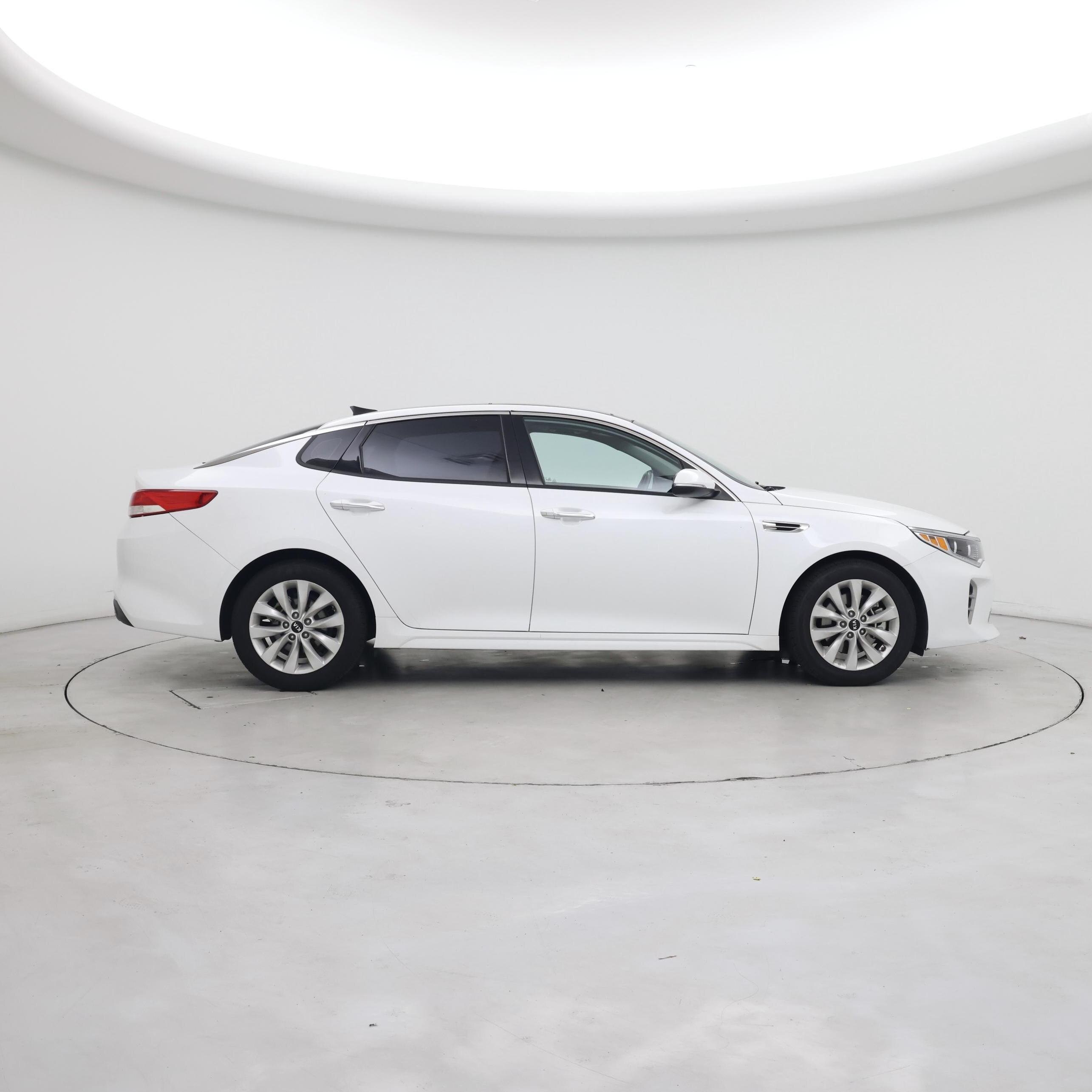 Thumbnail: 2017 Kia Optima - 7