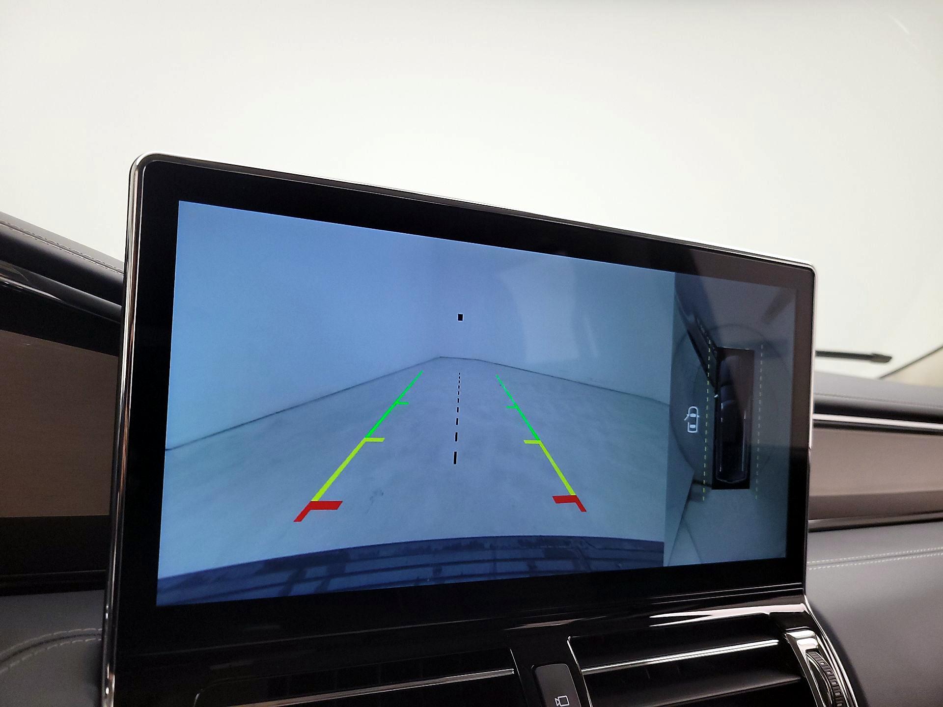 Thumbnail: 2023 Lincoln Navigator - 15