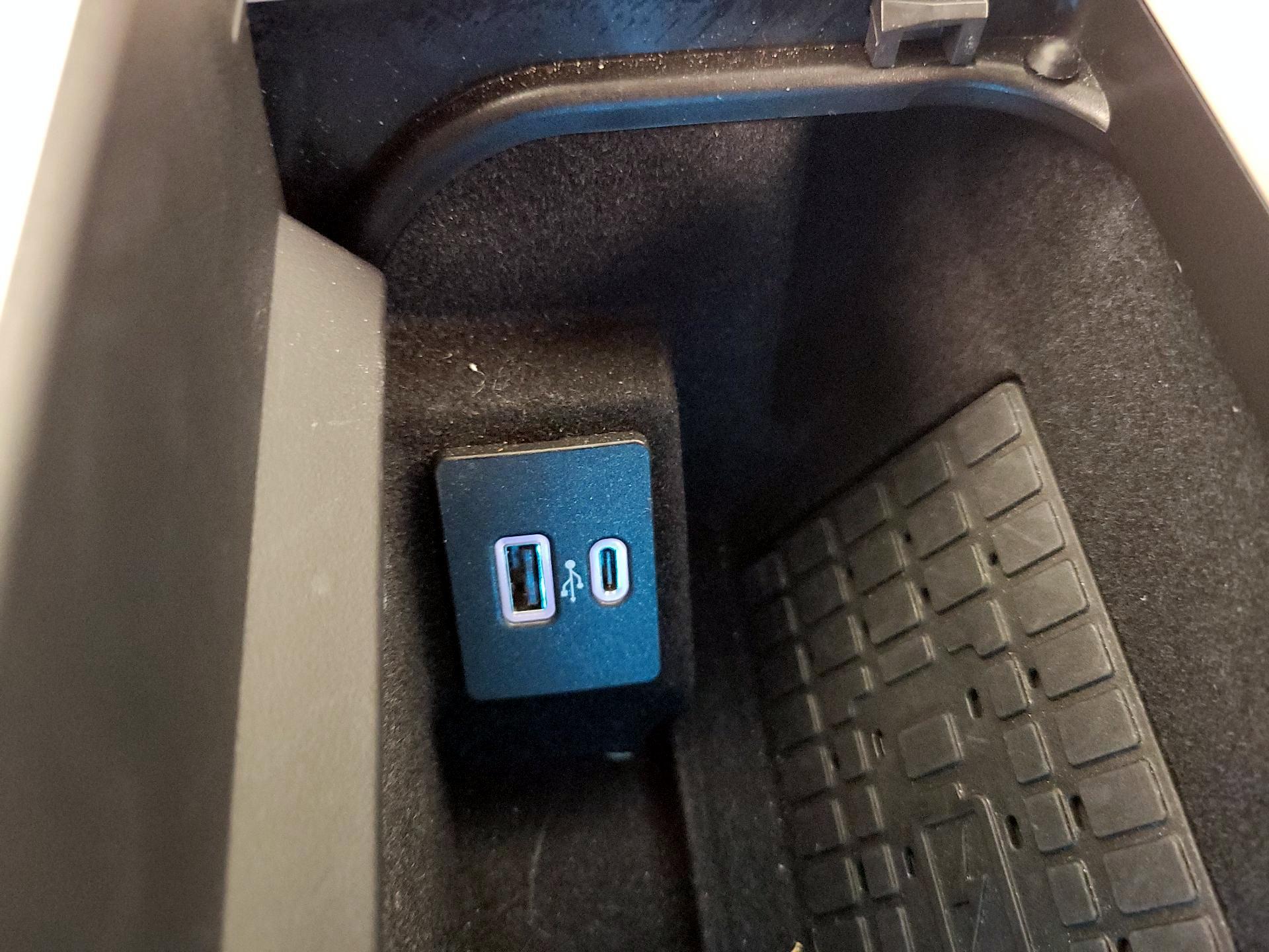 Thumbnail: 2023 Lincoln Navigator - 19