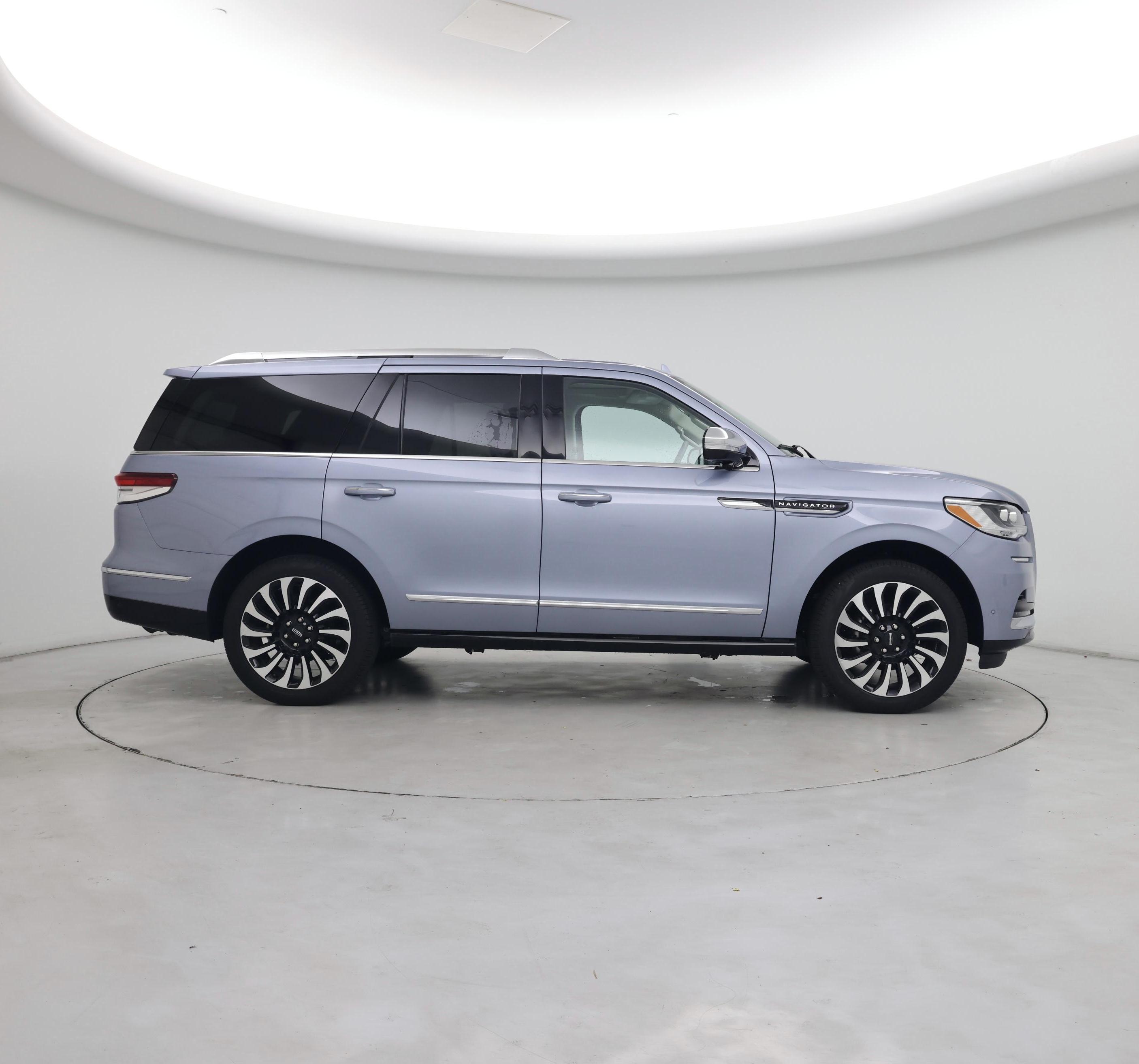 Thumbnail: 2023 Lincoln Navigator - 7