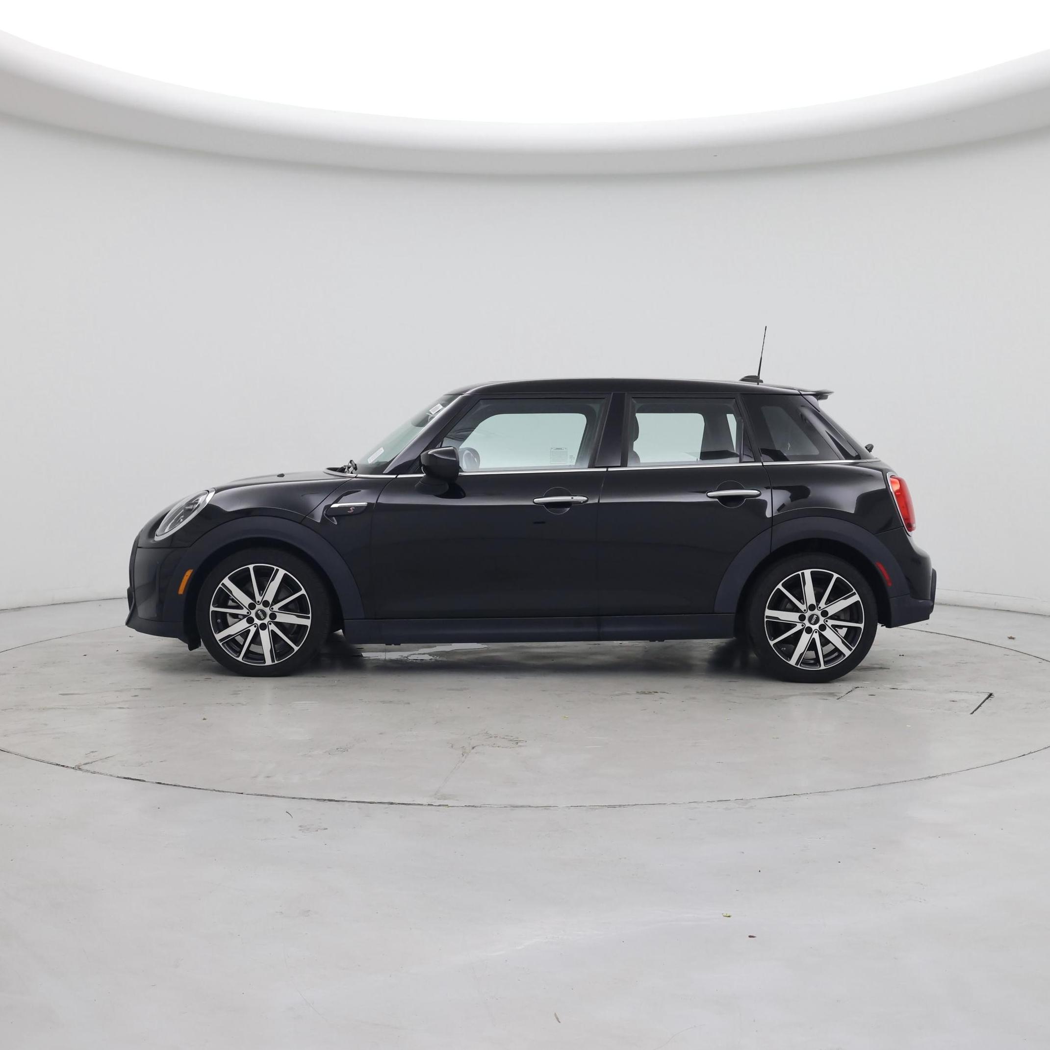 Thumbnail: 2022 MINI Cooper Hardtop - 3