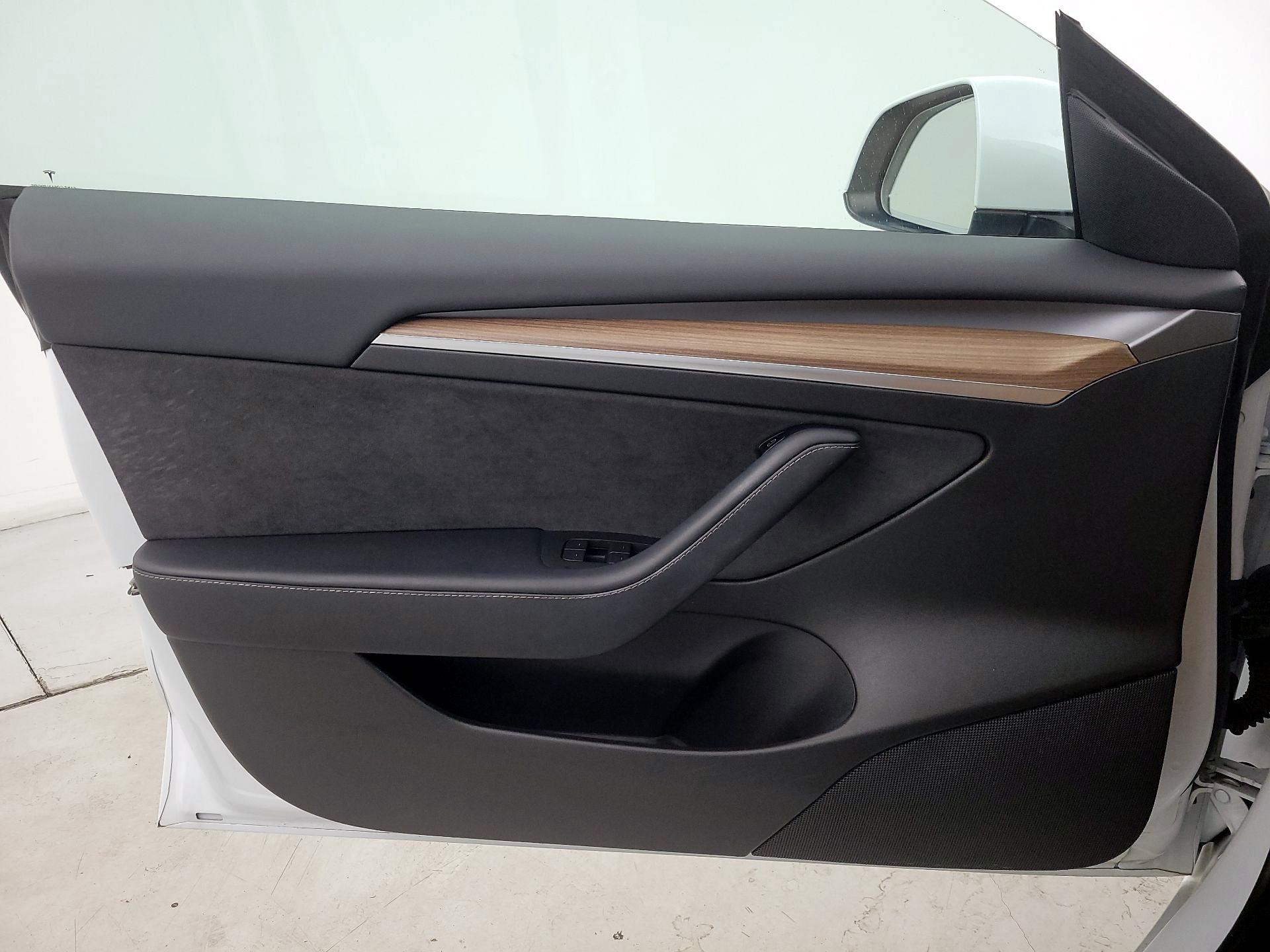 Thumbnail: 2022 Tesla Model 3 - 12