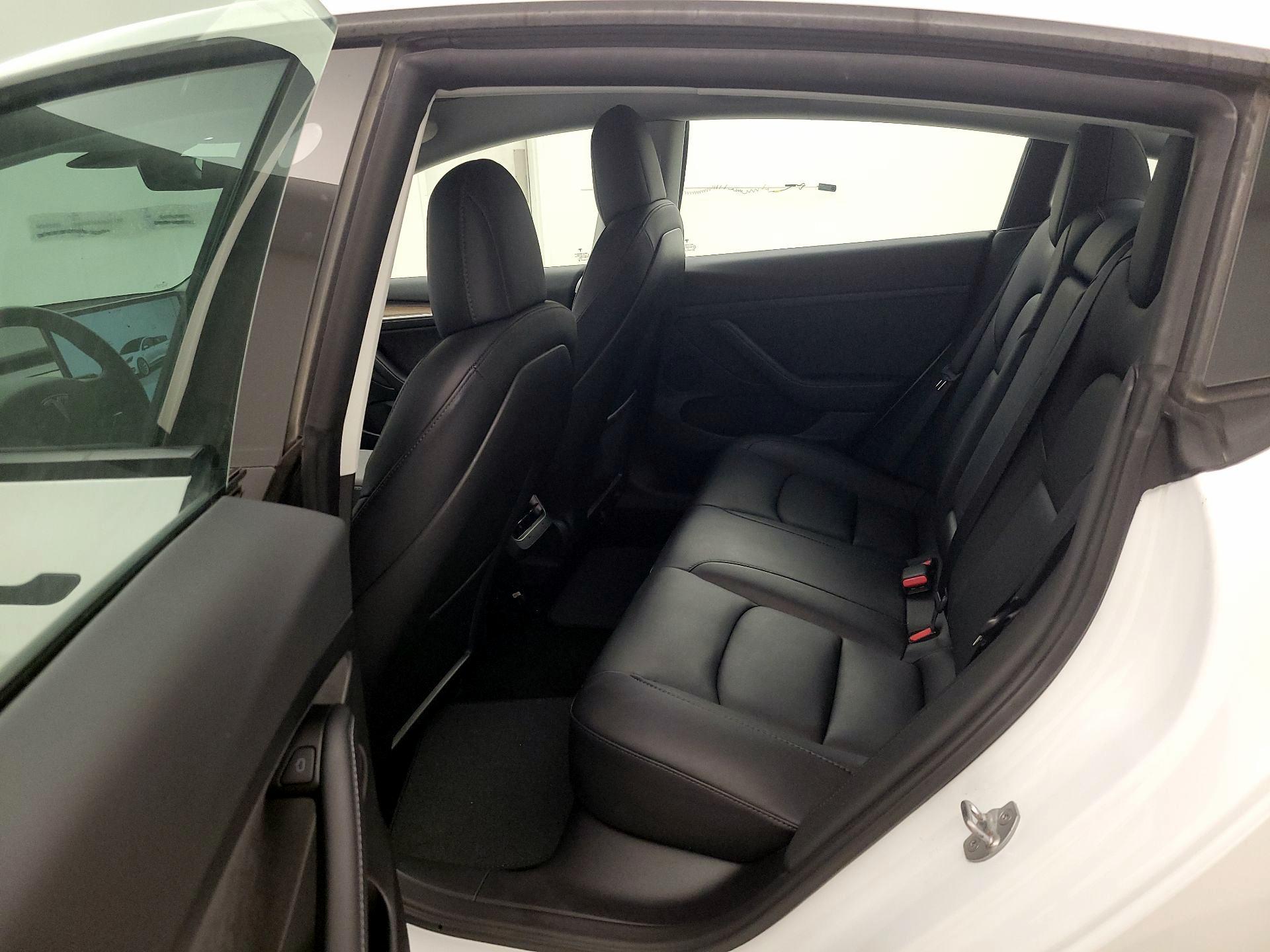 Thumbnail: 2022 Tesla Model 3 - 19