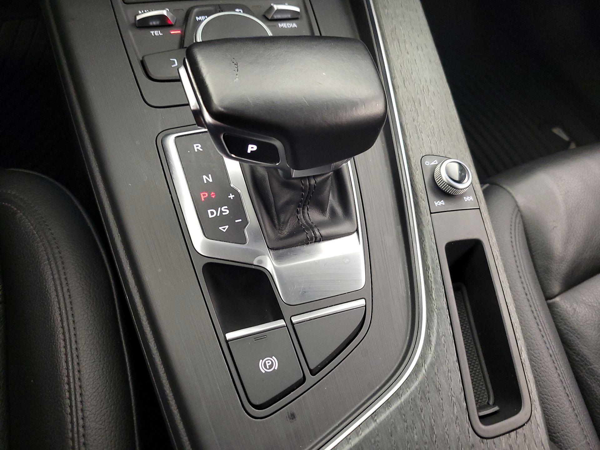 Thumbnail: 2017 Audi A4 - 17