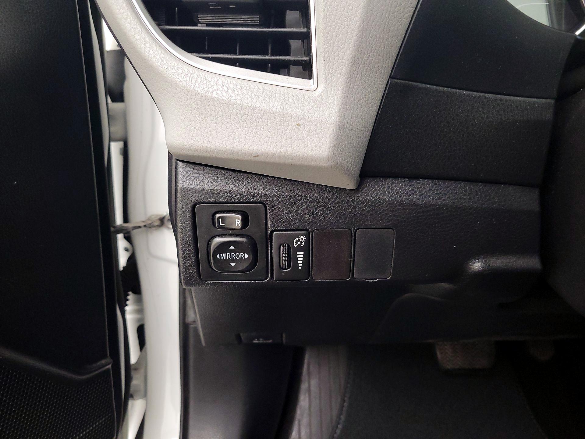 Thumbnail: 2015 Toyota Corolla - 13