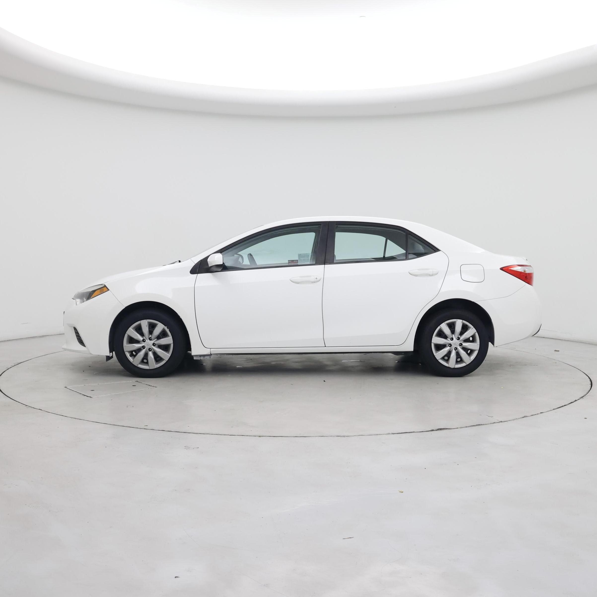 Thumbnail: 2015 Toyota Corolla - 3