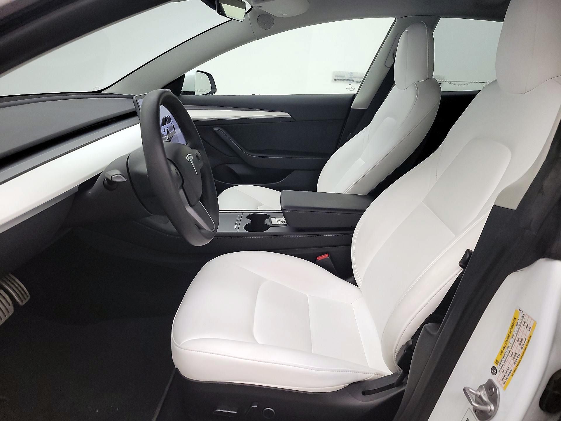 Thumbnail: 2023 Tesla Model 3 - 11