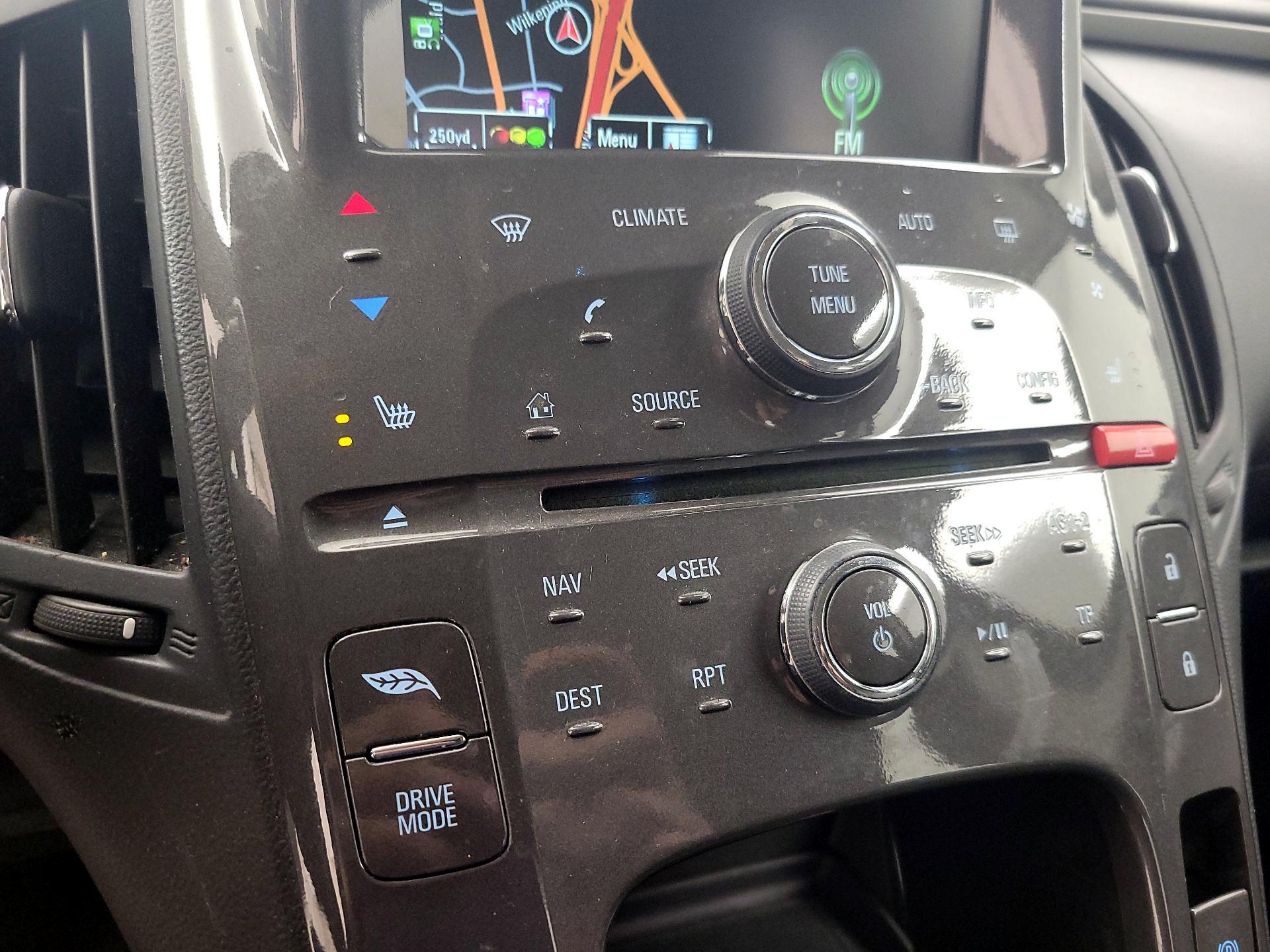 Thumbnail: 2015 Chevrolet Volt - 17