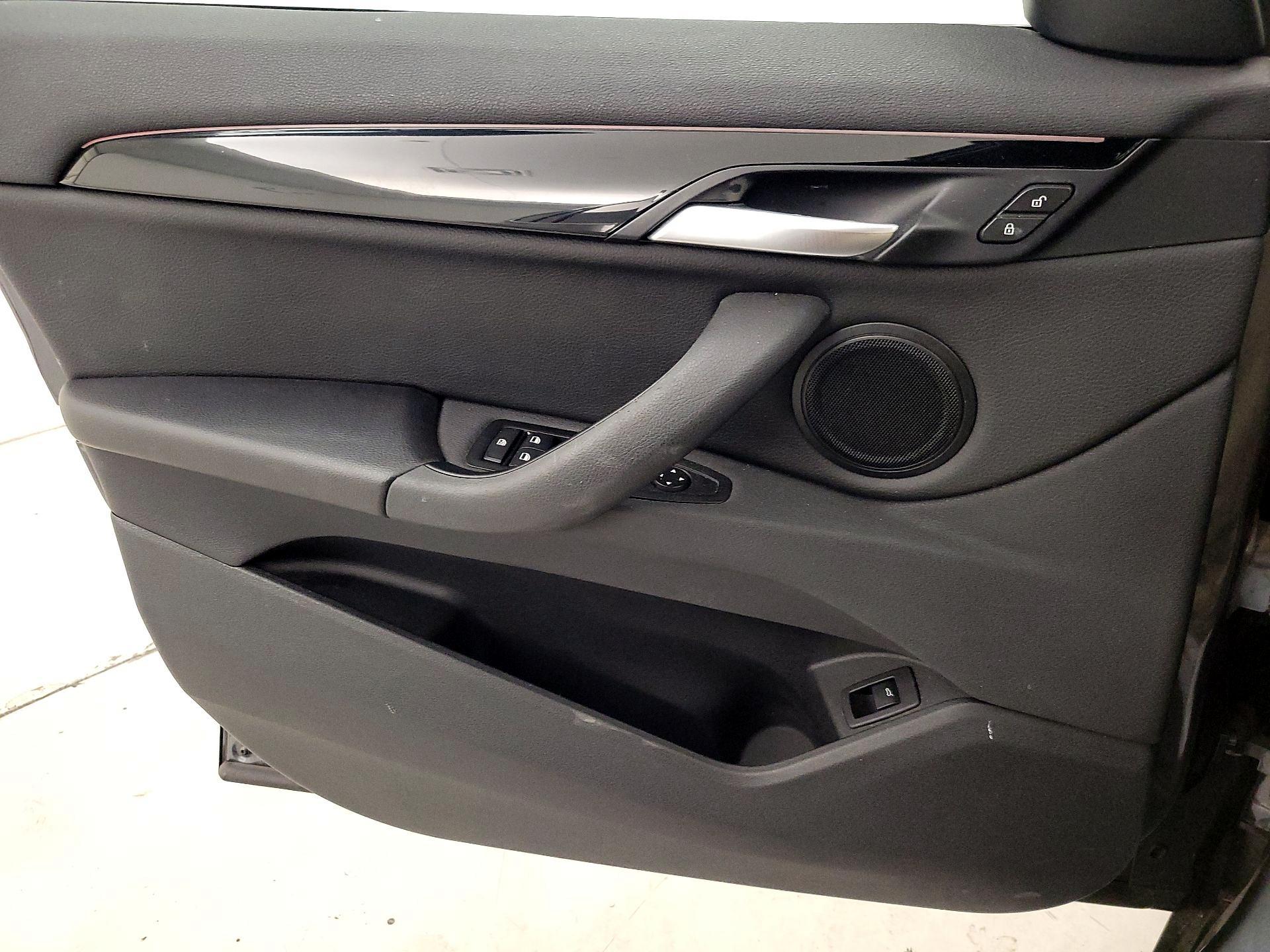 Thumbnail: 2017 BMW X1 - 12