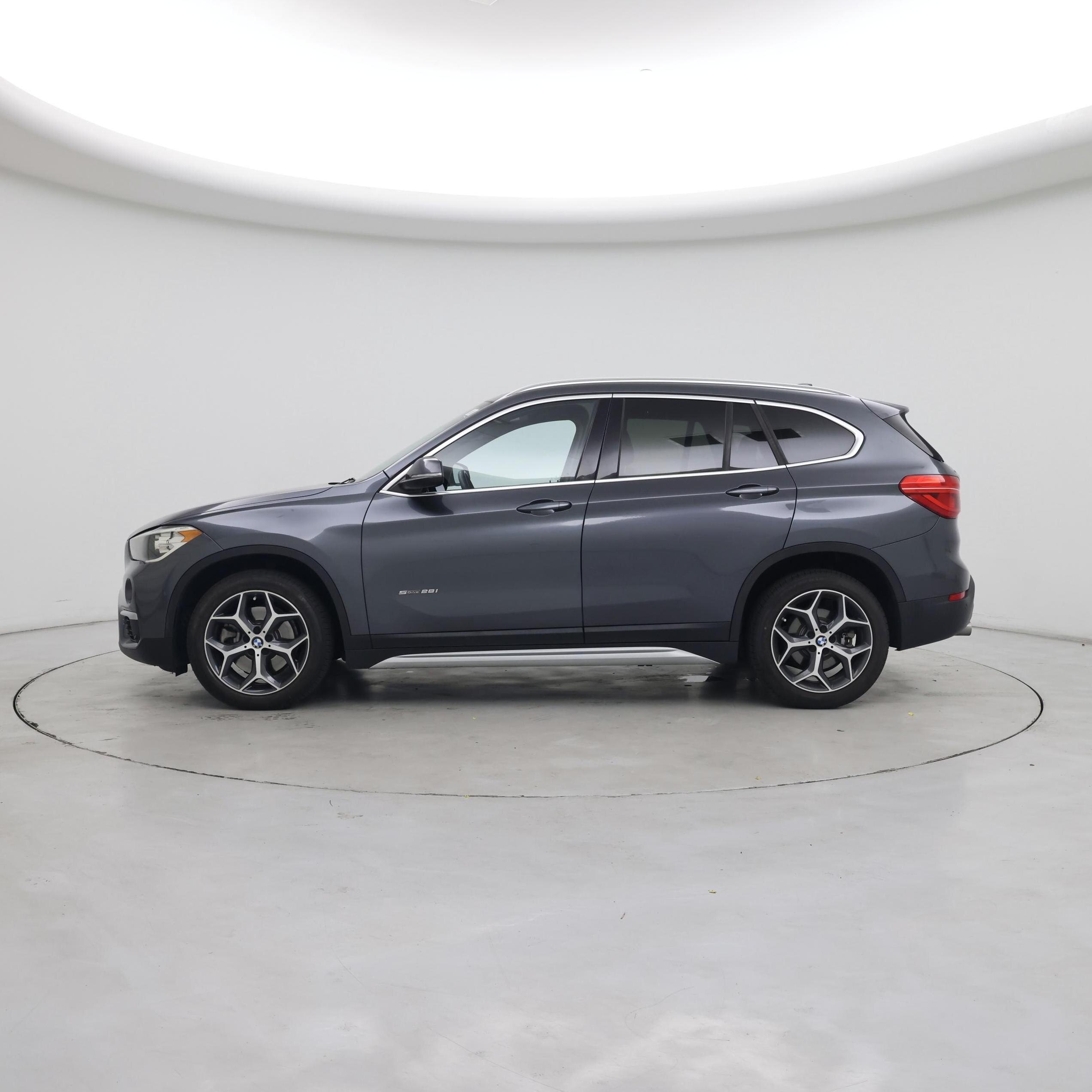 Thumbnail: 2017 BMW X1 - 3