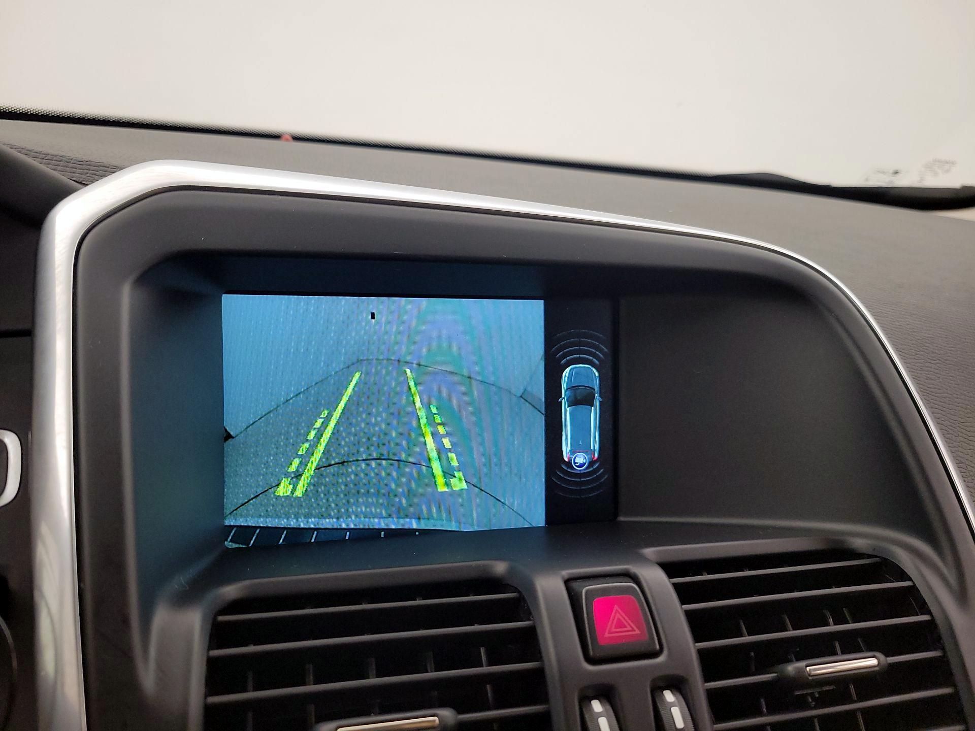 Thumbnail: 2016 Volvo XC60 - 14