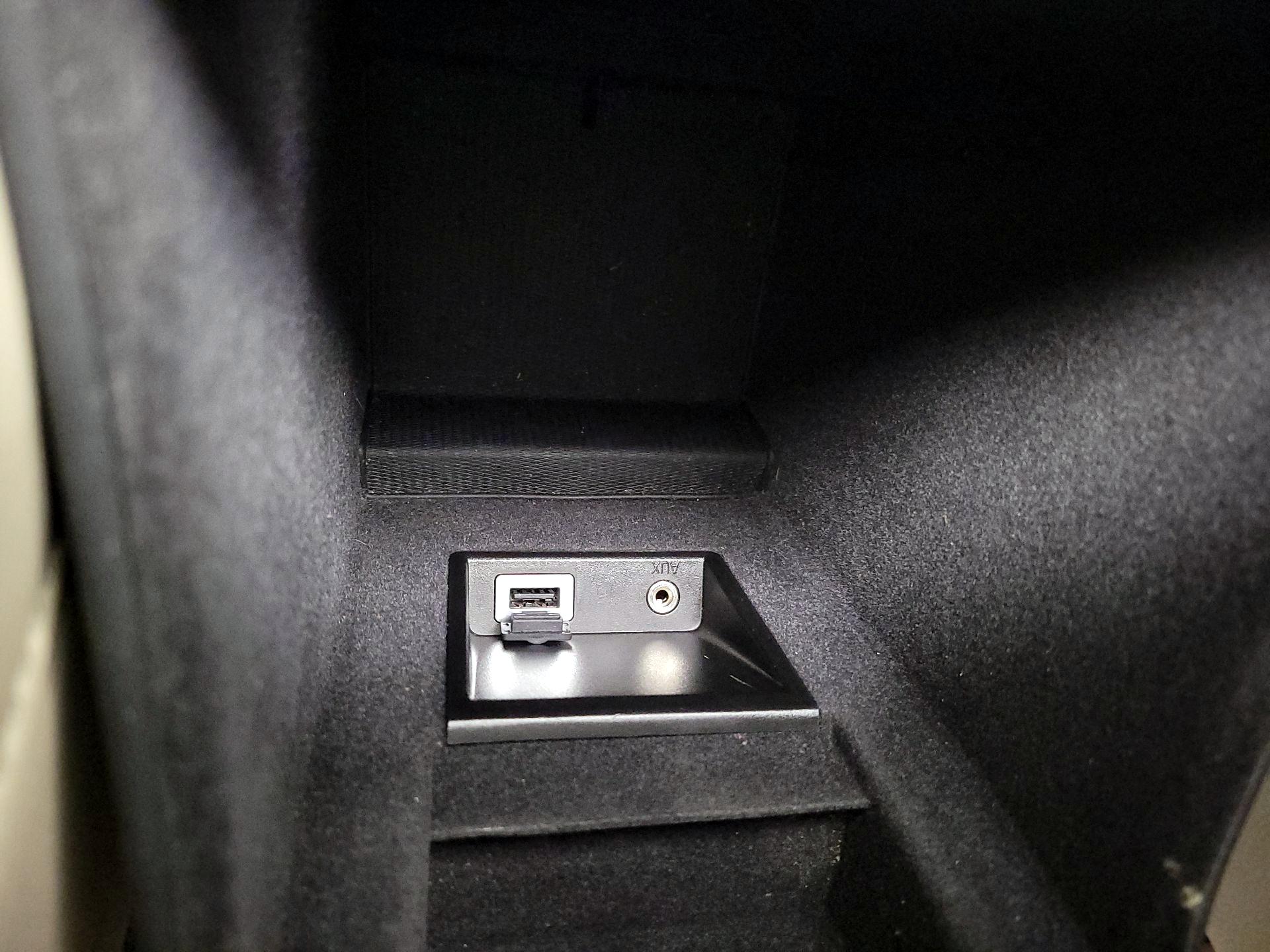 Thumbnail: 2016 Volvo XC60 - 18