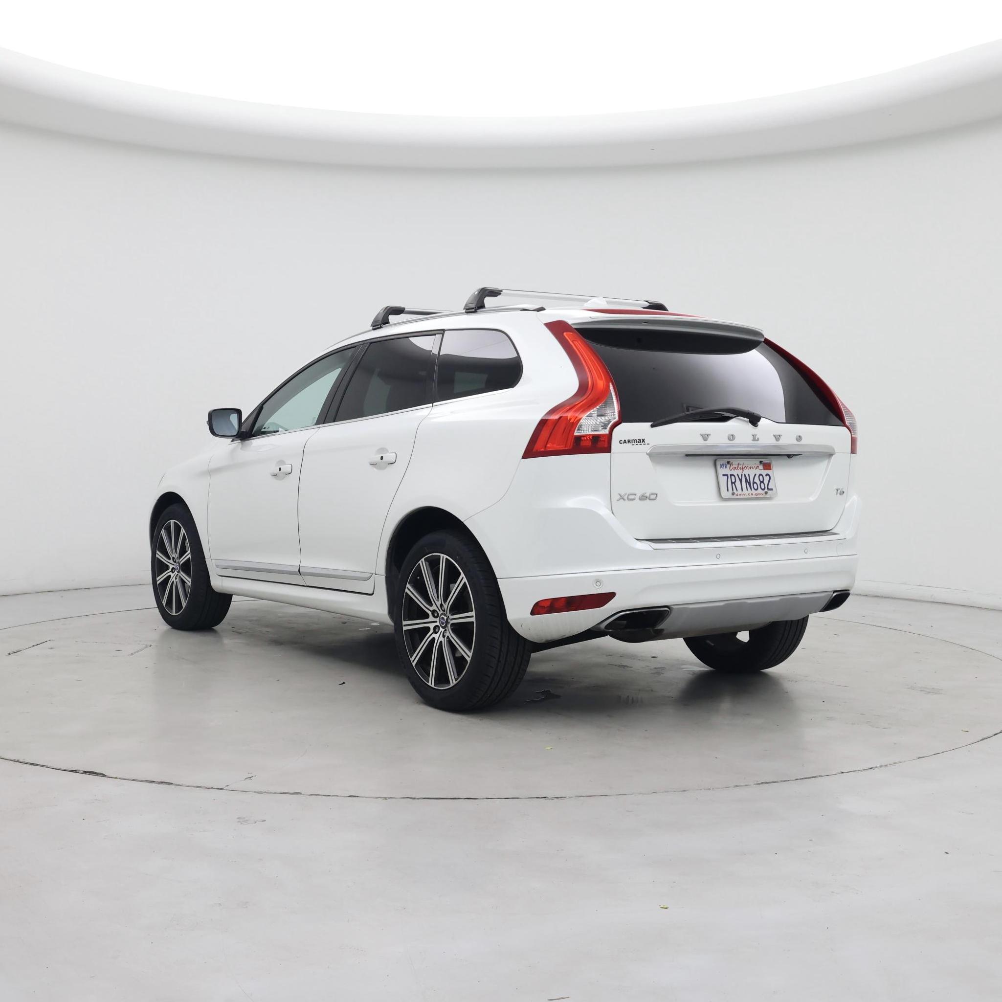 Thumbnail: 2016 Volvo XC60 - 2