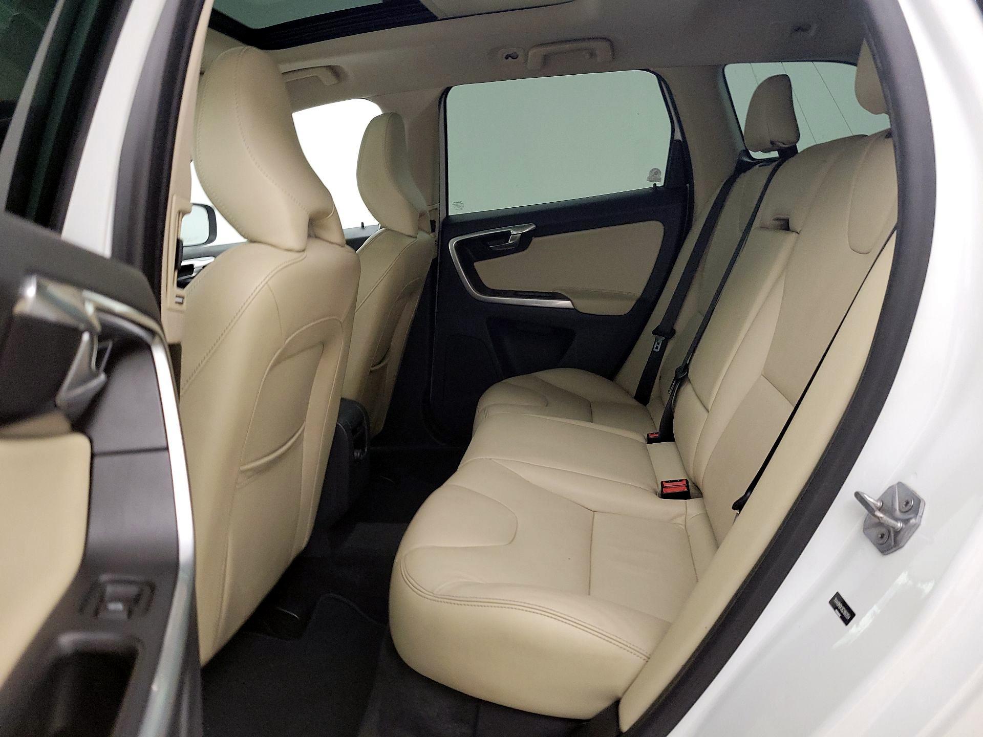 Thumbnail: 2016 Volvo XC60 - 20