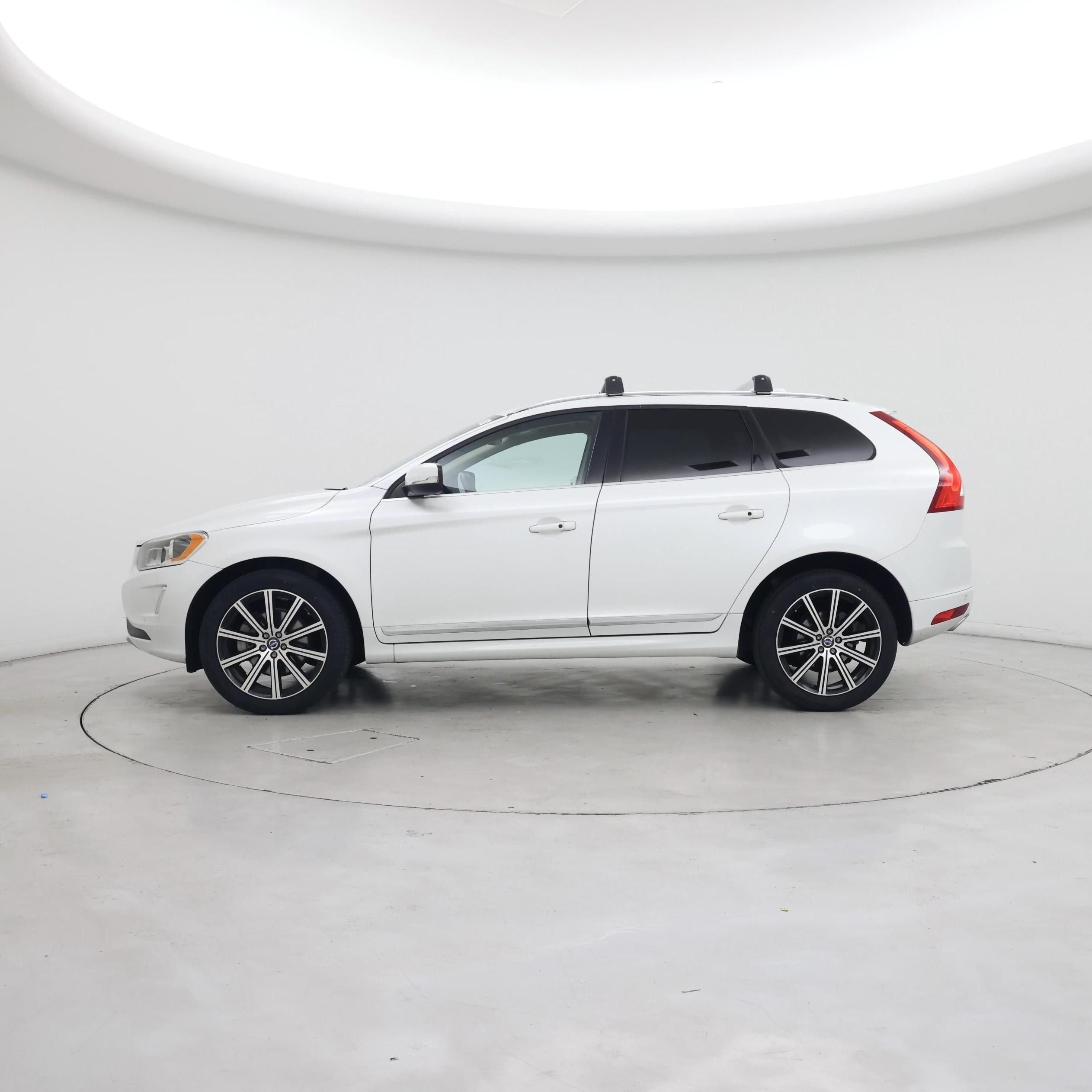Thumbnail: 2016 Volvo XC60 - 3
