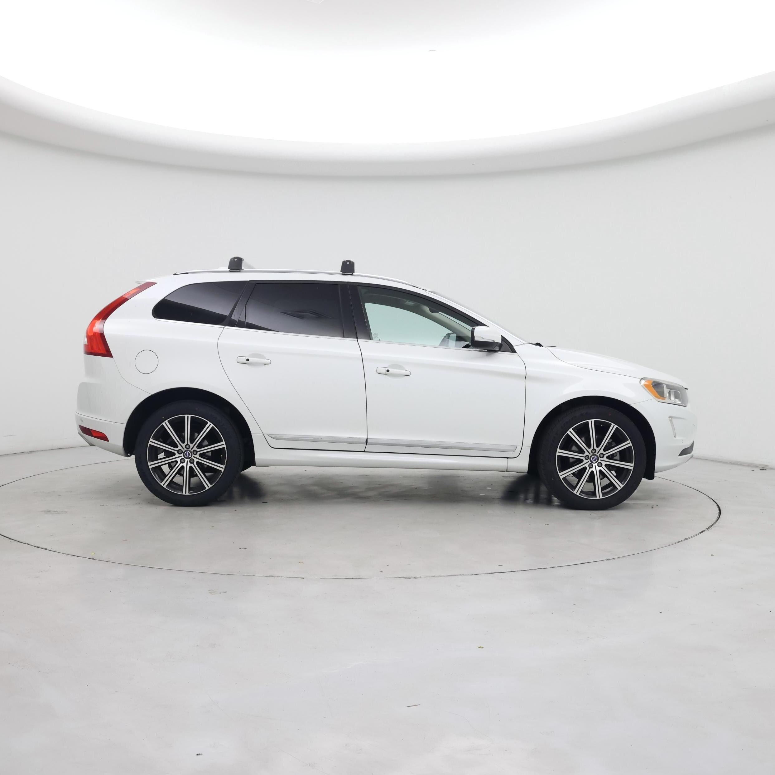 Thumbnail: 2016 Volvo XC60 - 7