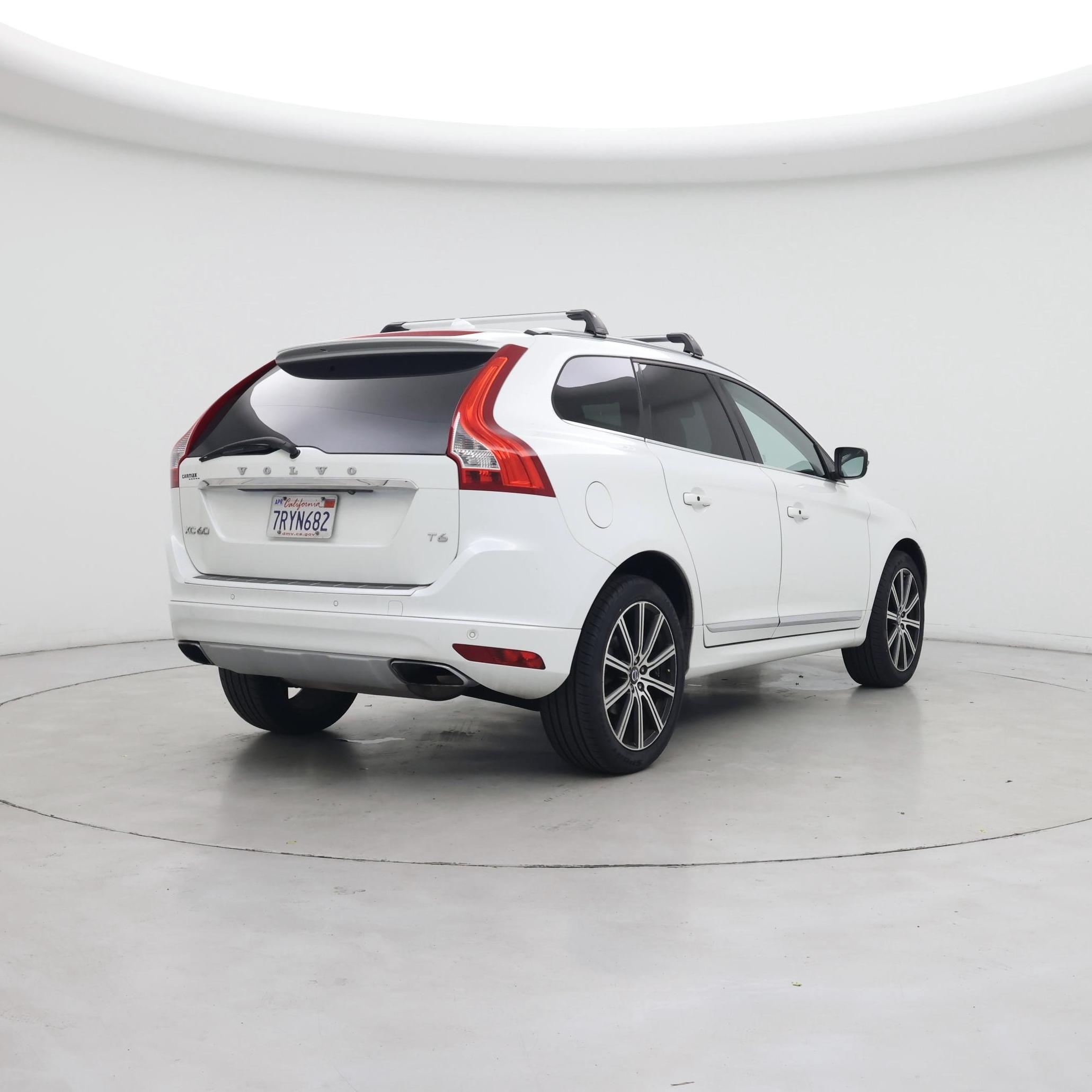 Thumbnail: 2016 Volvo XC60 - 8