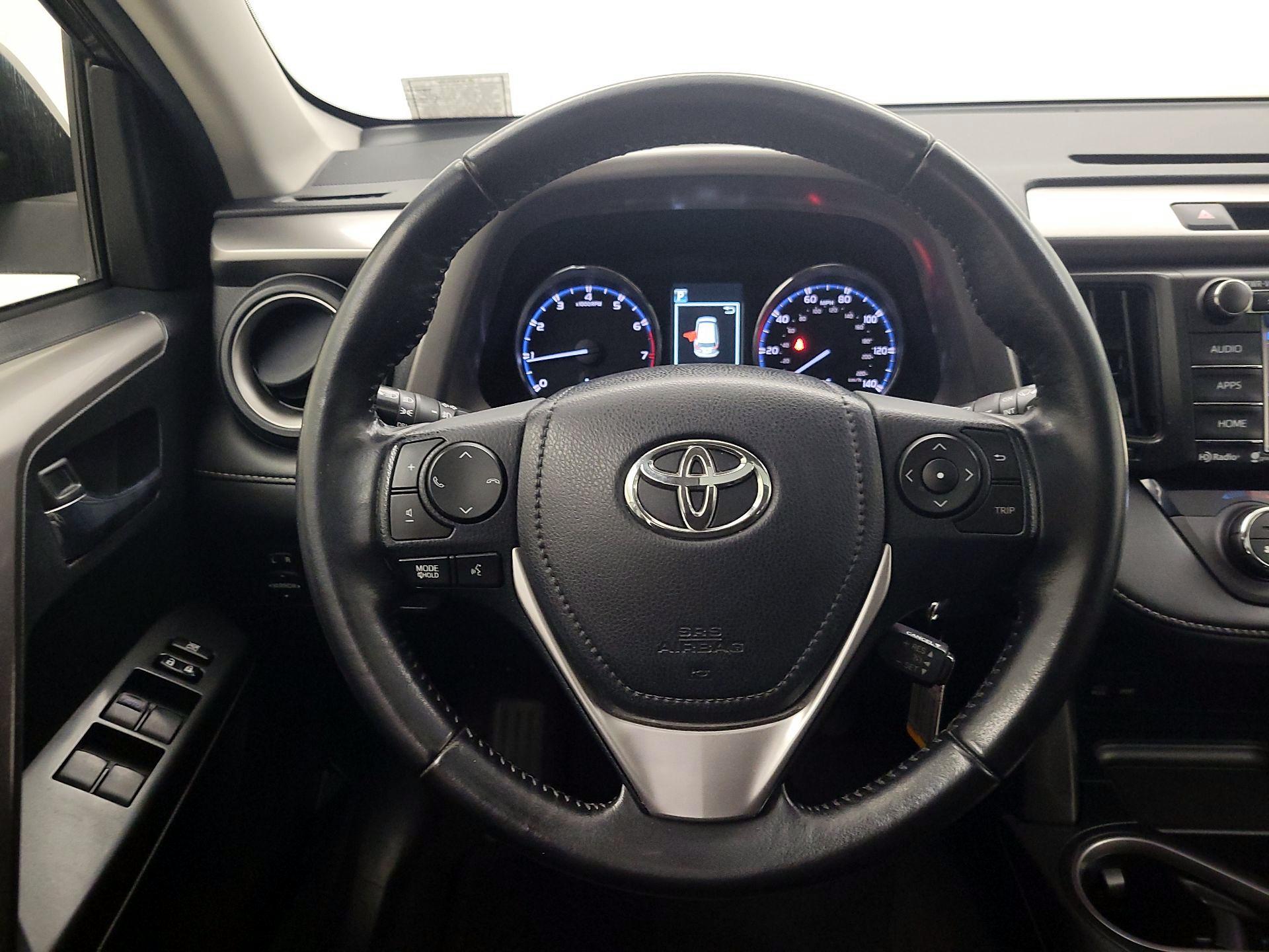 Thumbnail: 2016 Toyota RAV4 - 10