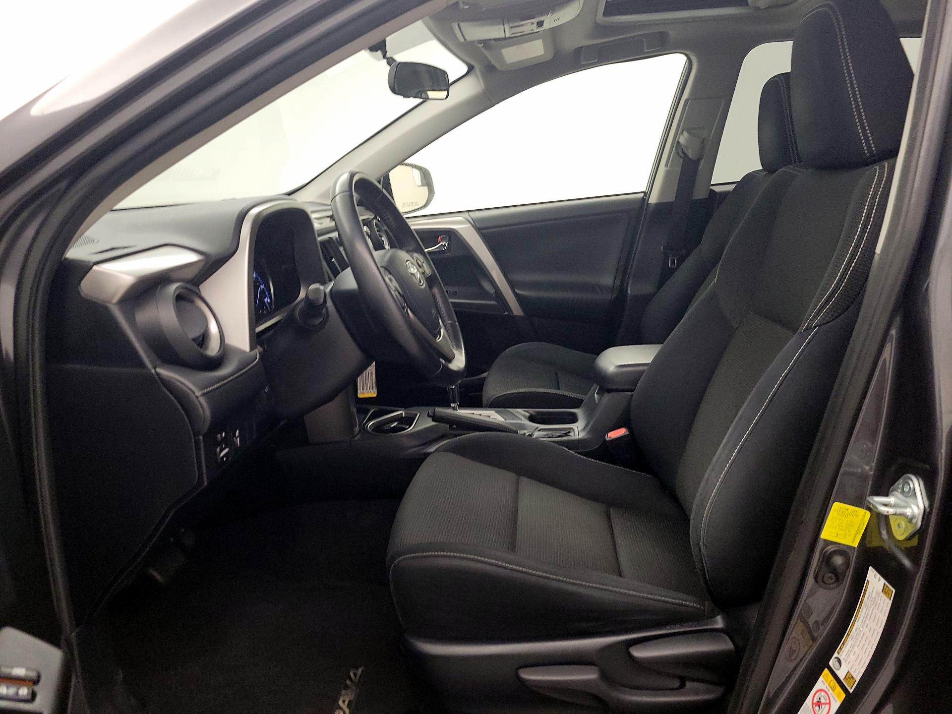 Thumbnail: 2016 Toyota RAV4 - 11