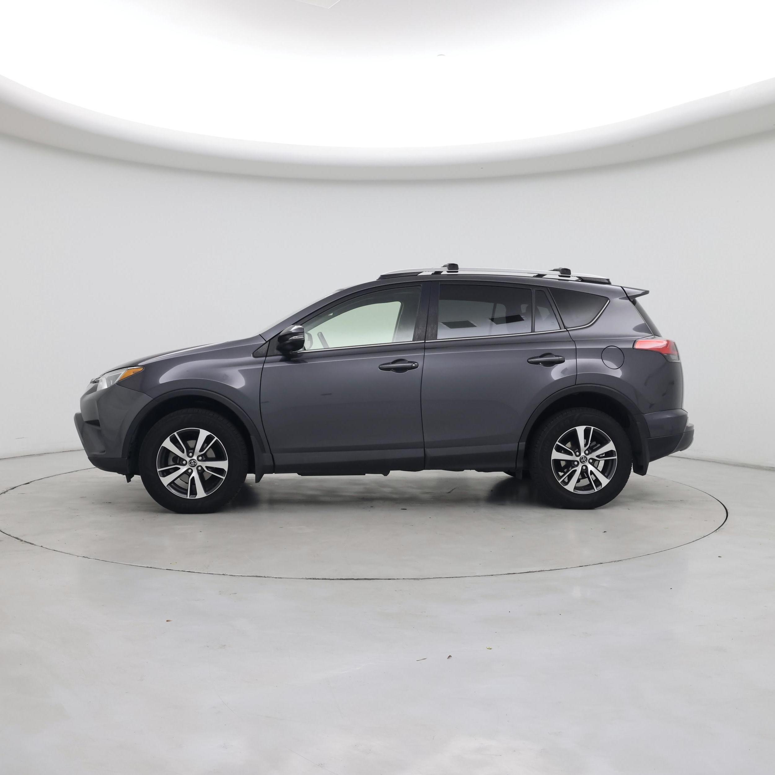 Thumbnail: 2016 Toyota RAV4 - 3