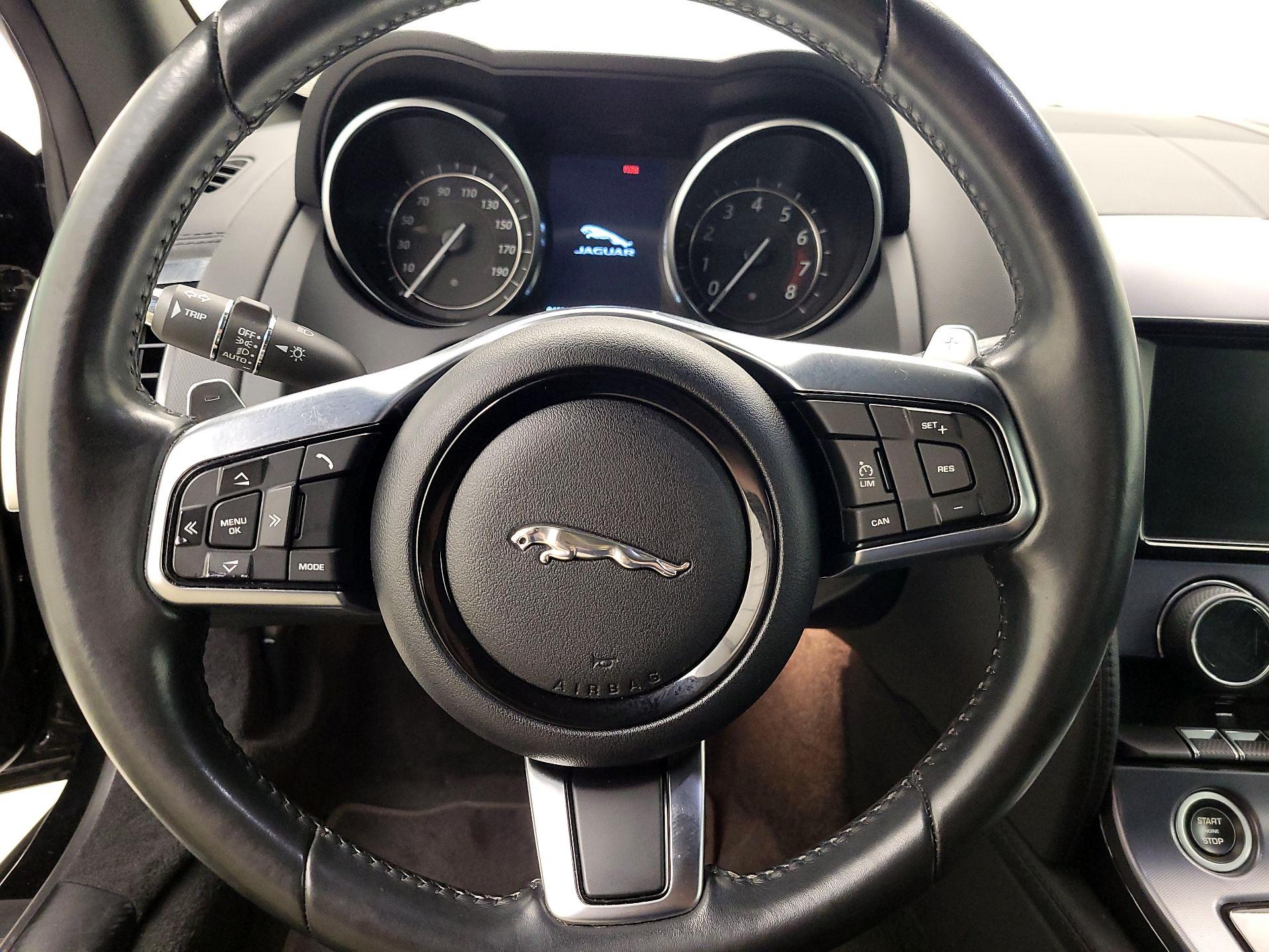 Thumbnail: 2018 Jaguar F-Type - 10