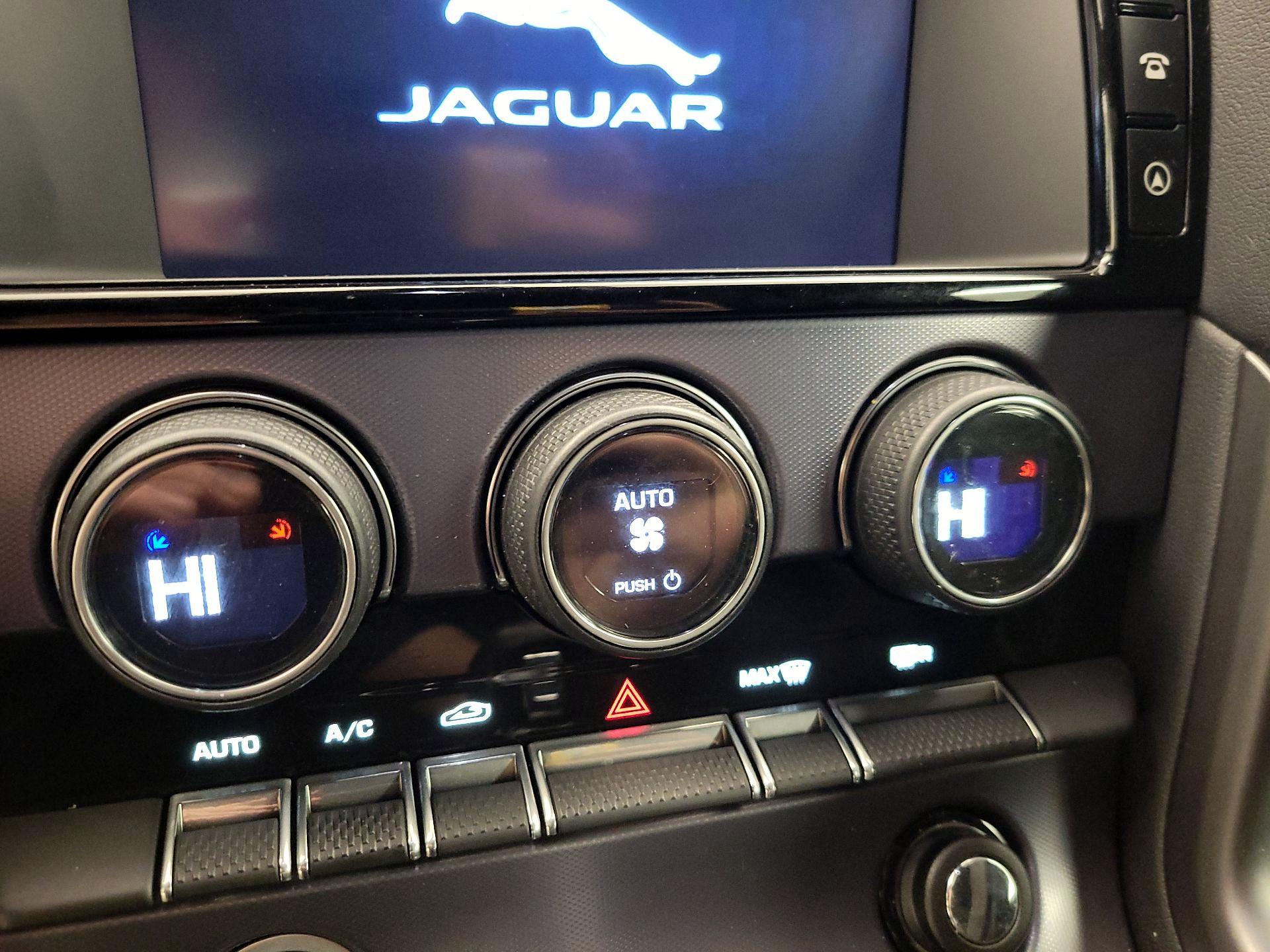 Thumbnail: 2018 Jaguar F-Type - 16