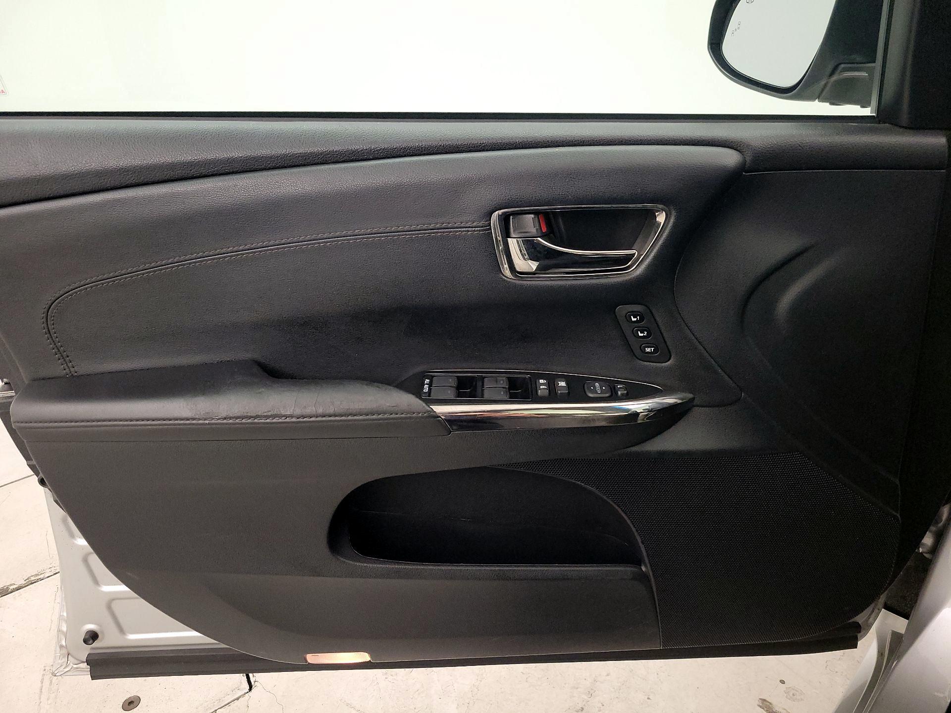 Thumbnail: 2014 Toyota Avalon - 12