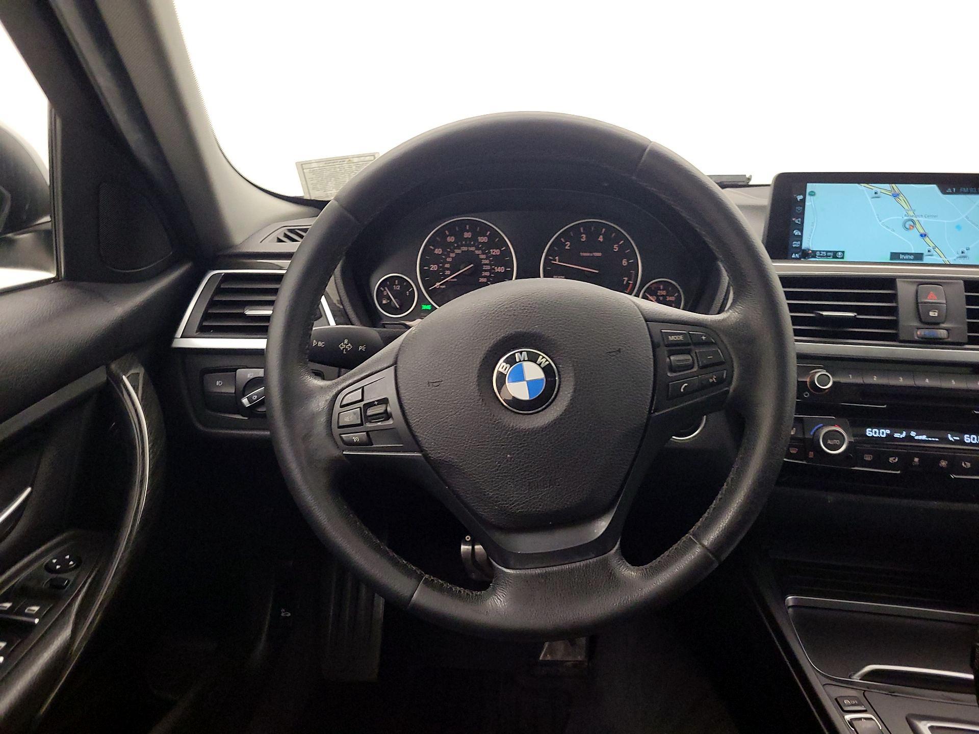 Thumbnail: 2017 BMW 3 Series - 10