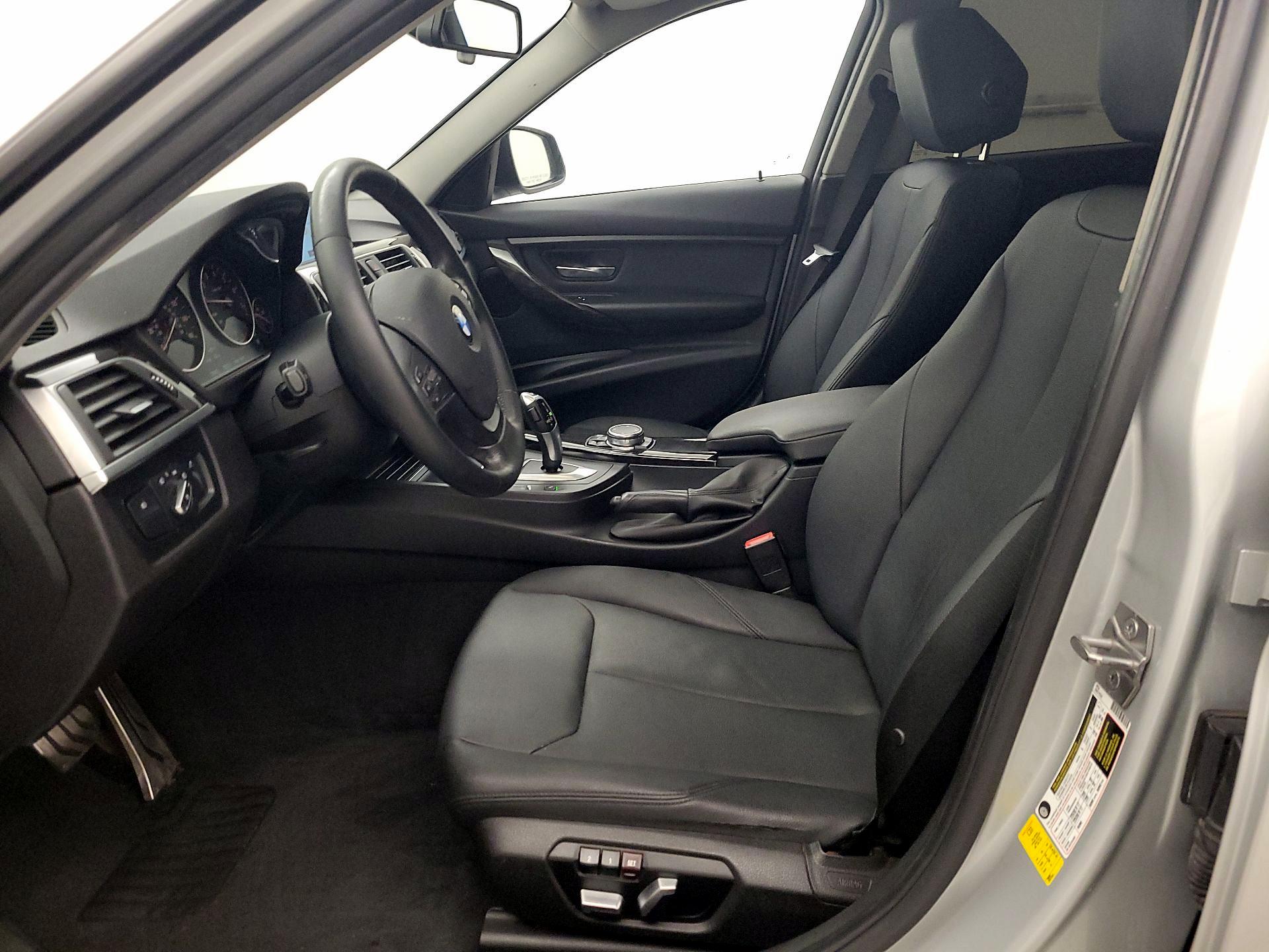 Thumbnail: 2017 BMW 3 Series - 11