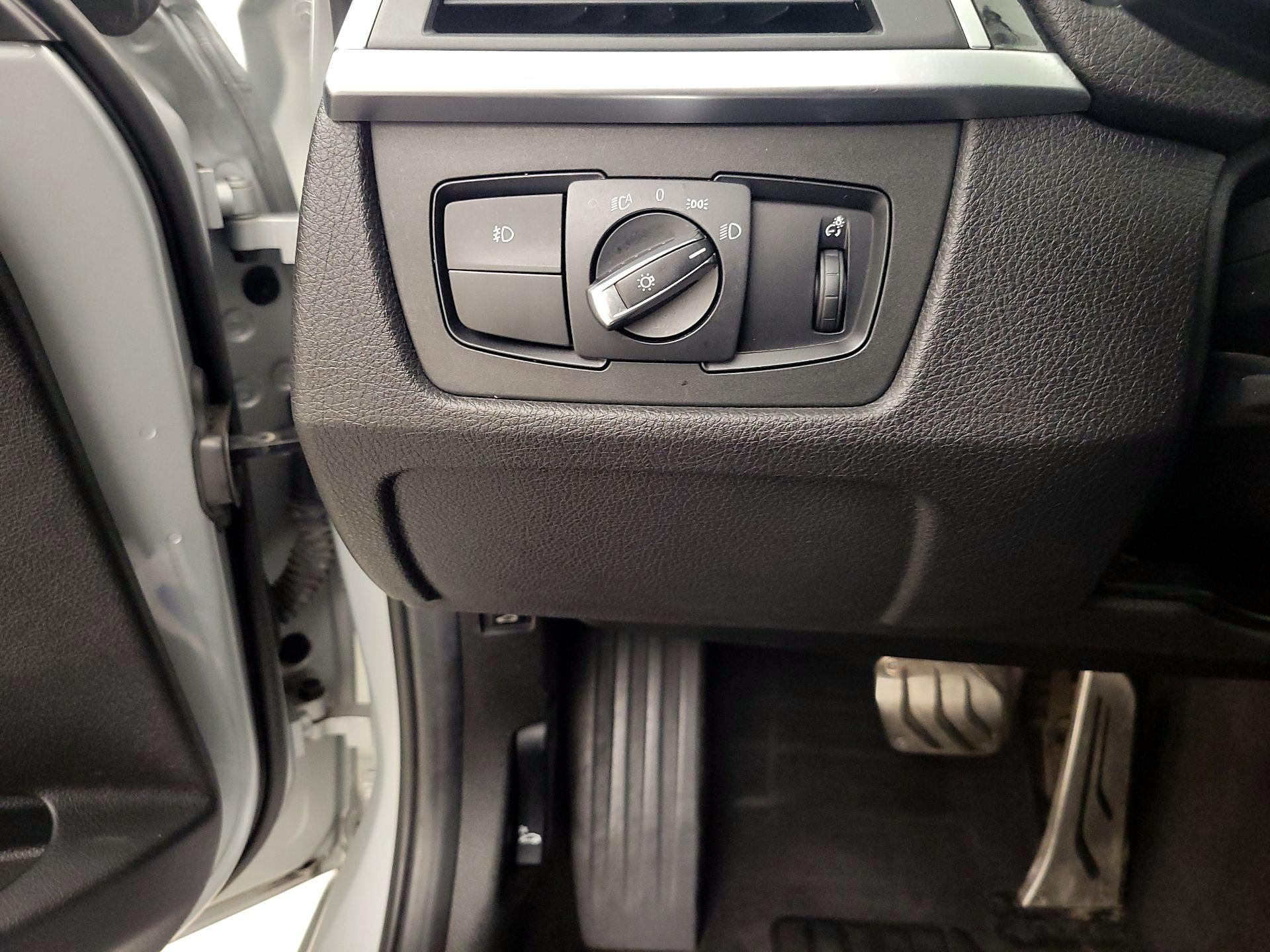 Thumbnail: 2017 BMW 3 Series - 13