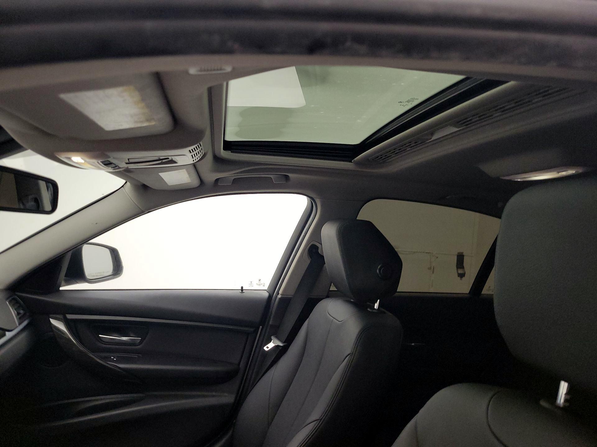 Thumbnail: 2017 BMW 3 Series - 20