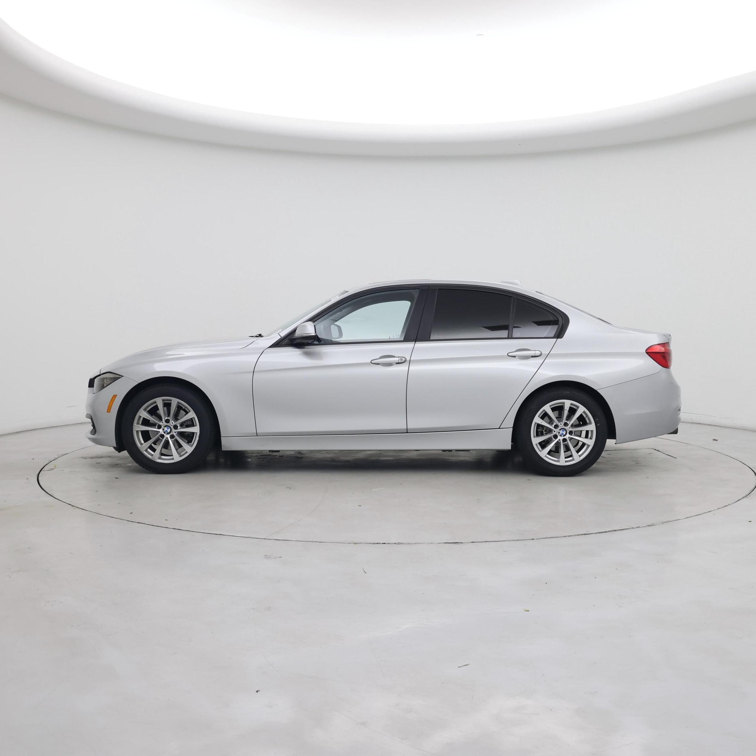 Thumbnail: 2017 BMW 3 Series - 3