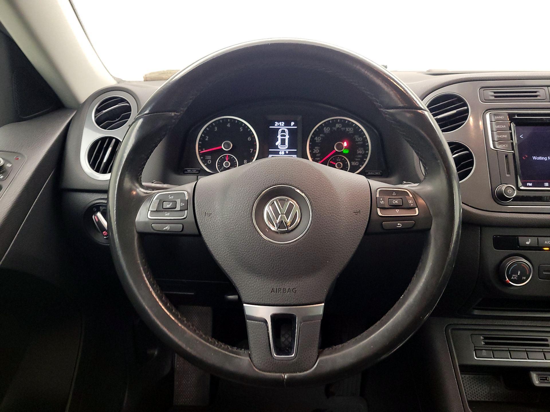 Thumbnail: 2017 Volkswagen Tiguan - 10