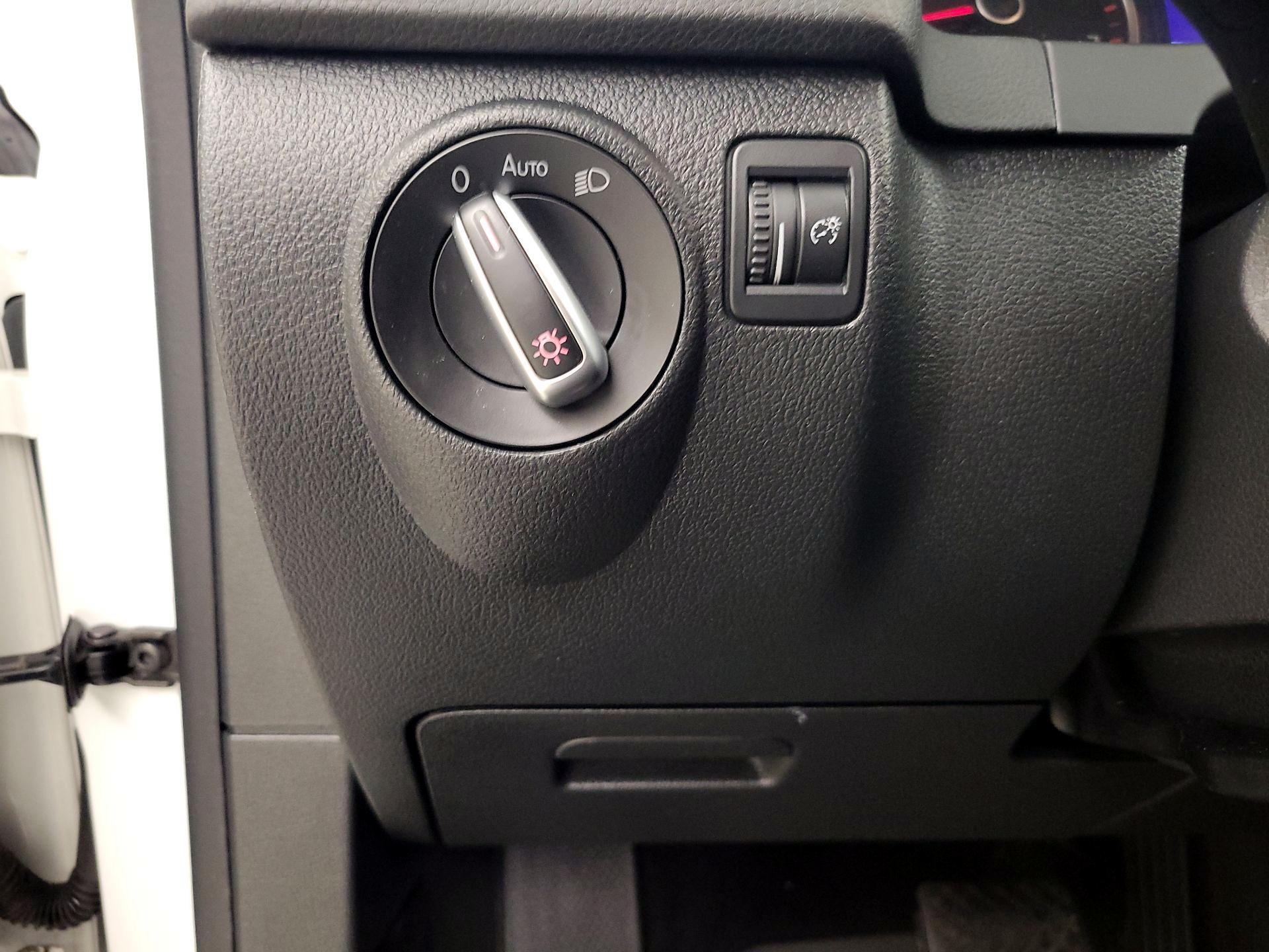 Thumbnail: 2017 Volkswagen Tiguan - 13