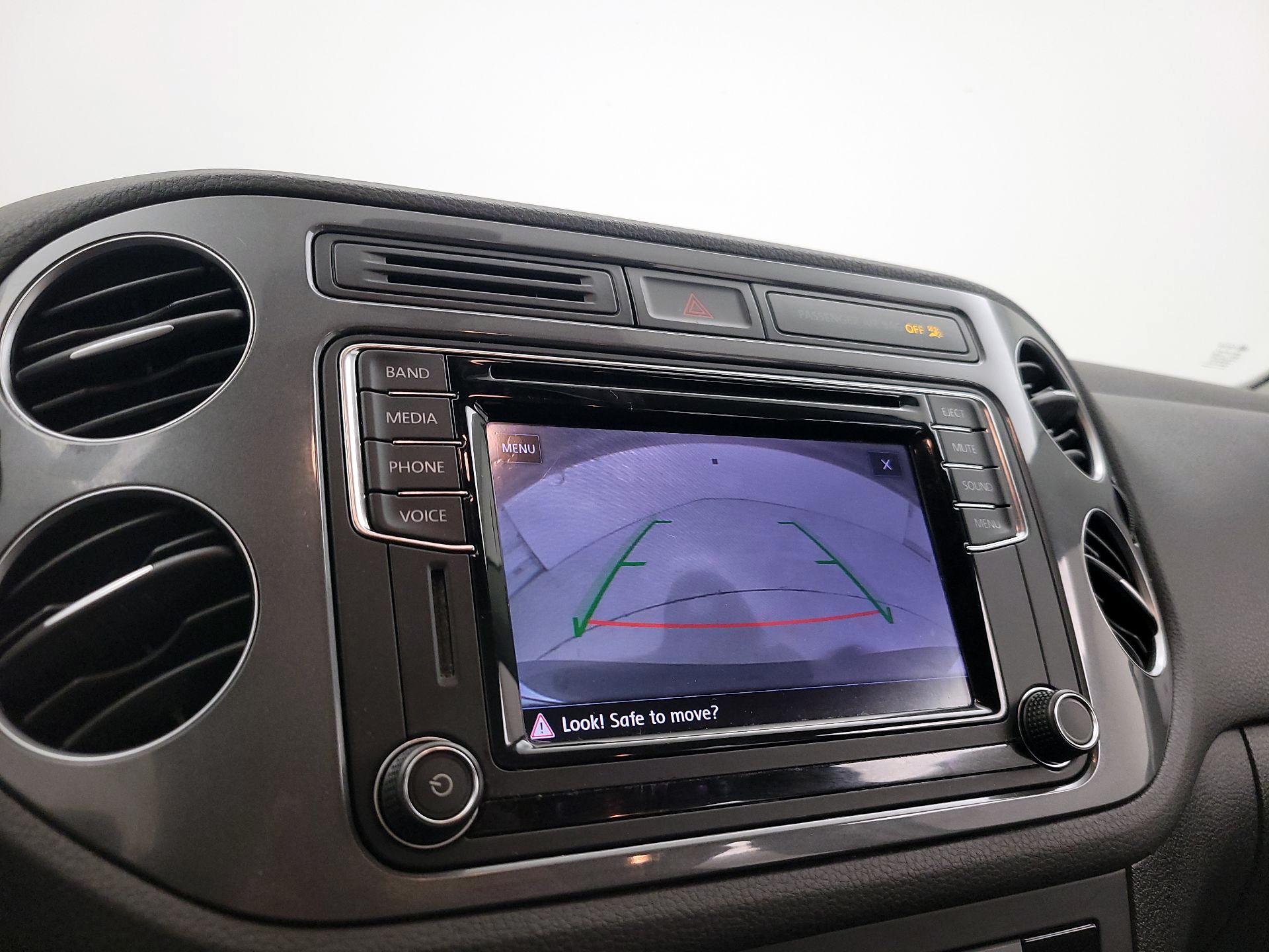 Thumbnail: 2017 Volkswagen Tiguan - 14