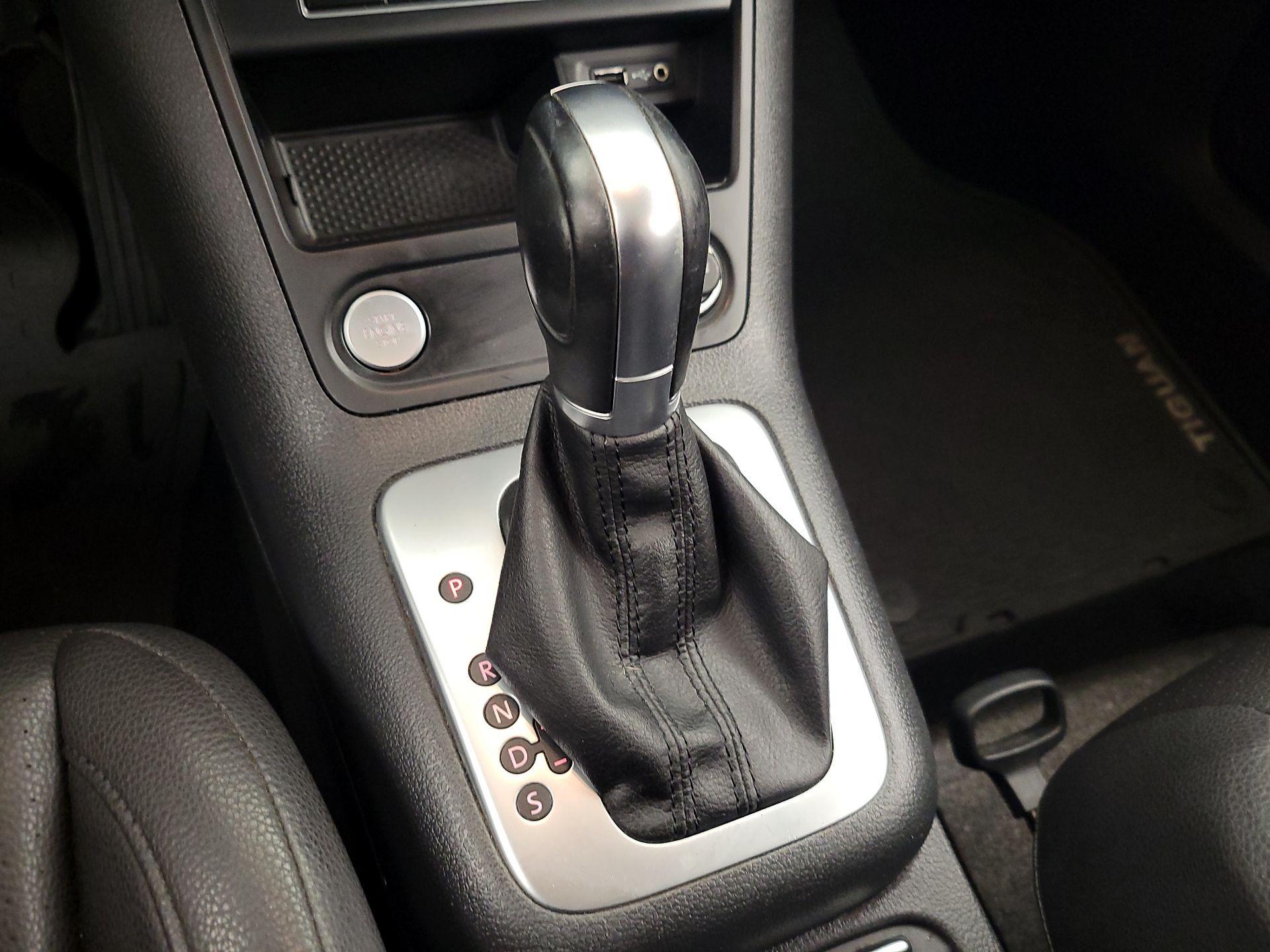 Thumbnail: 2017 Volkswagen Tiguan - 17