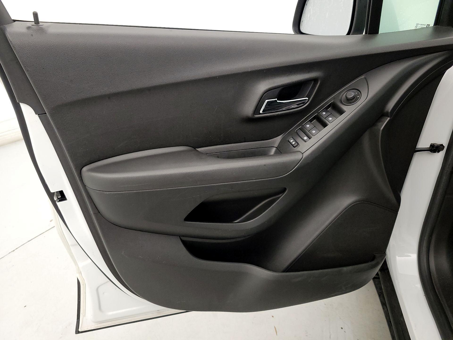 Thumbnail: 2020 Chevrolet Trax - 12