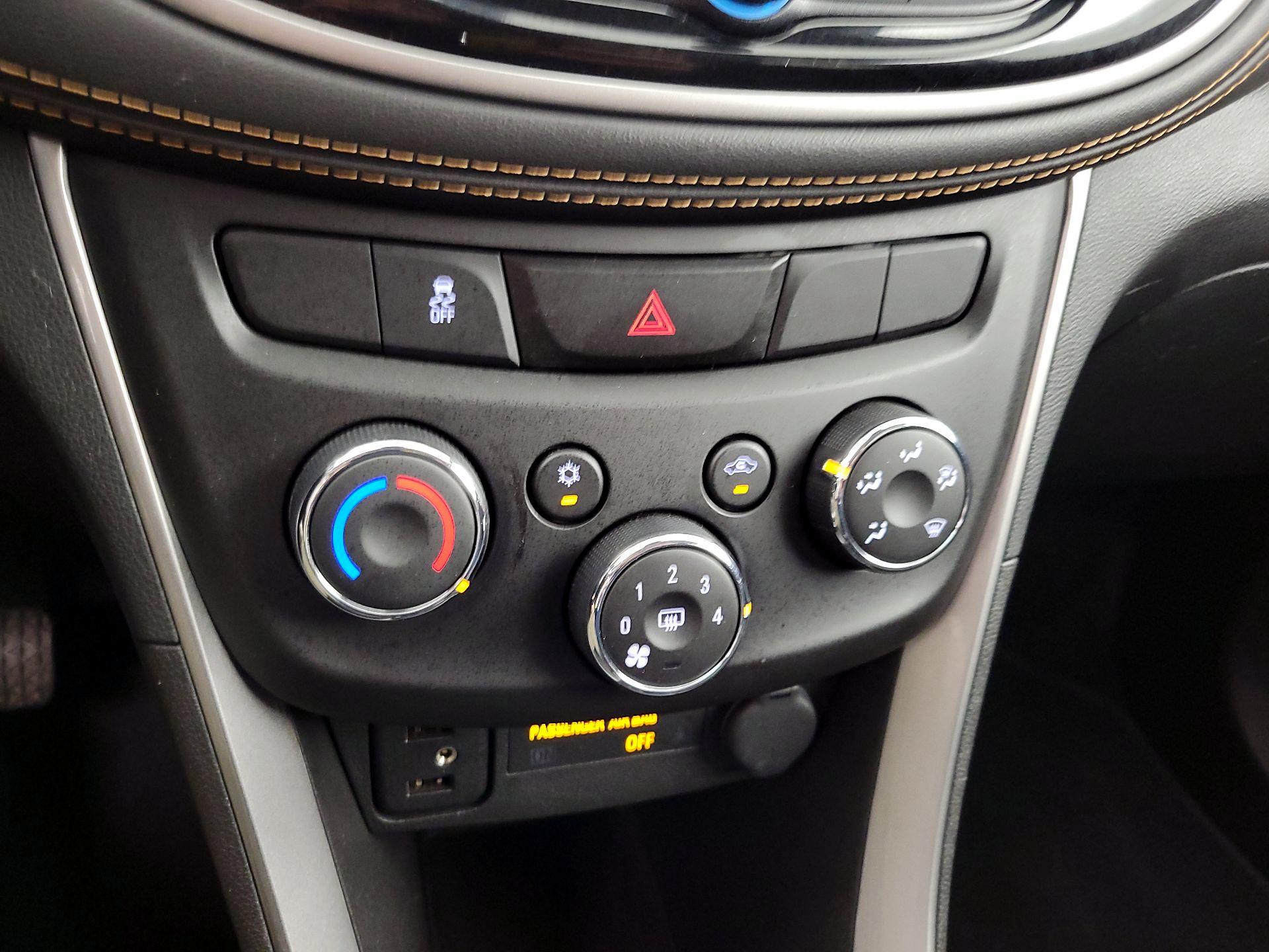 Thumbnail: 2020 Chevrolet Trax - 16