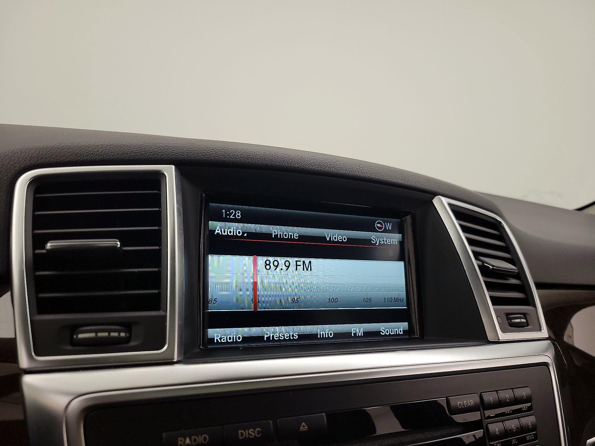 Thumbnail: 2015 Mercedes-Benz M-Class - 14