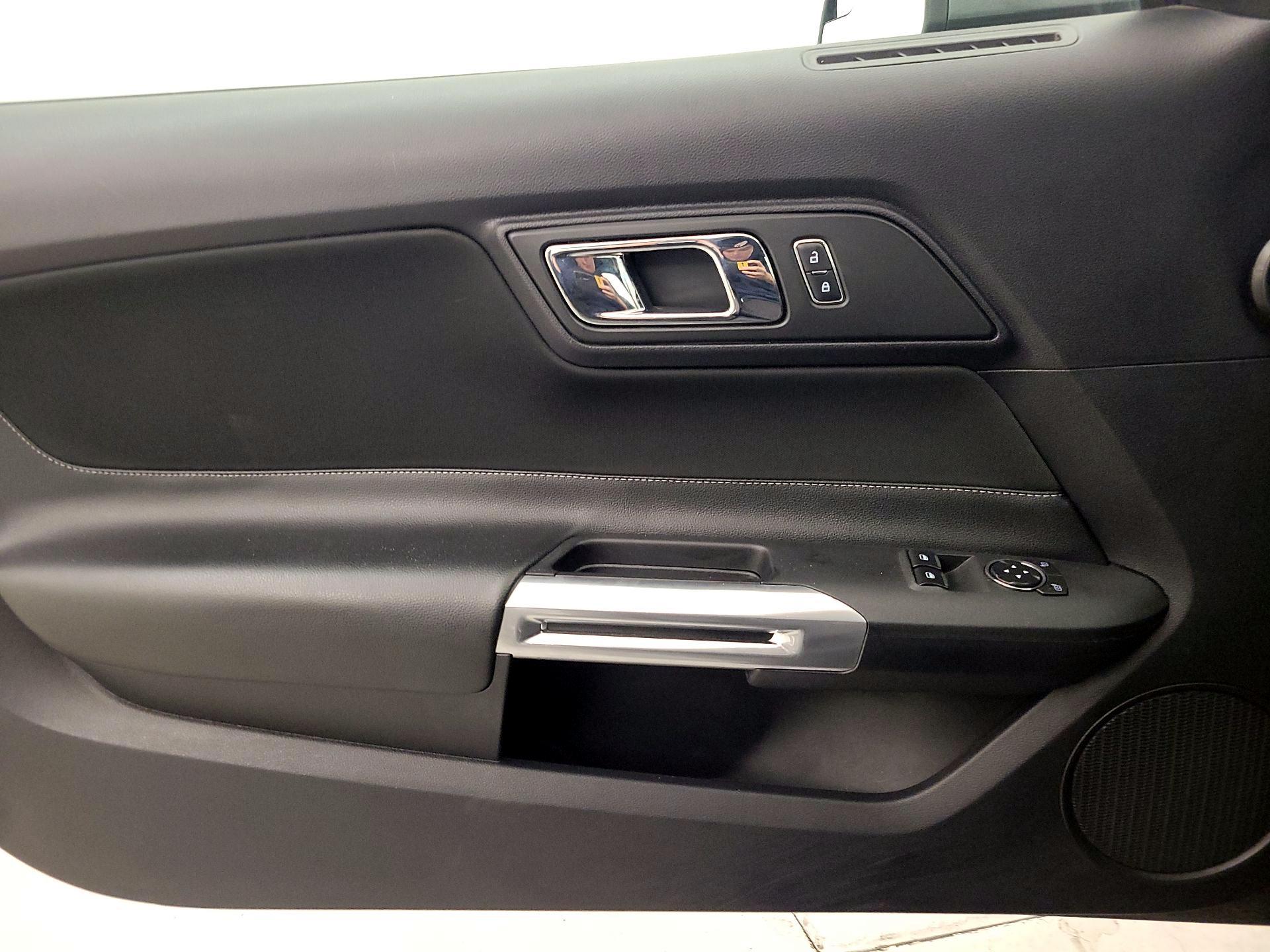 Thumbnail: 2015 Ford Mustang - 12