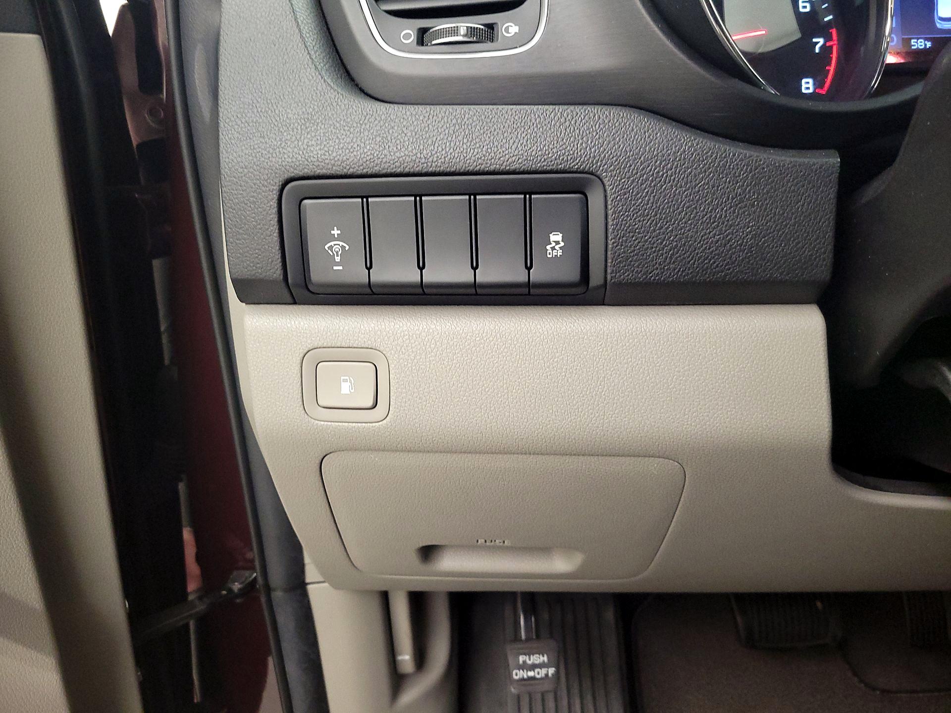 Thumbnail: 2019 Kia Sedona - 13