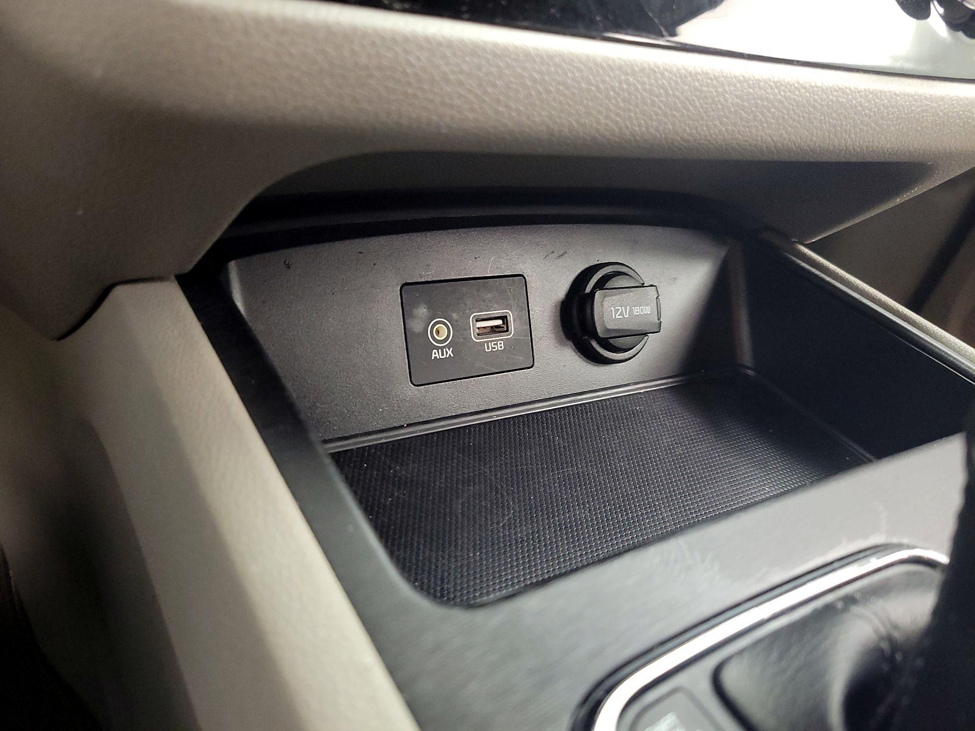 Thumbnail: 2019 Kia Sedona - 18