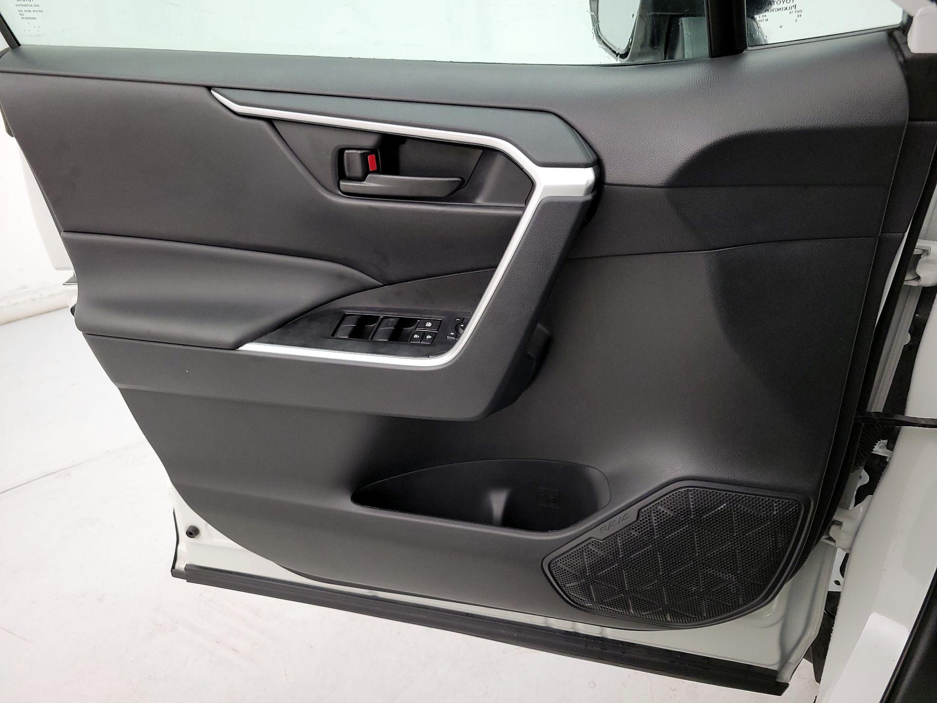 Thumbnail: 2024 Toyota RAV4 - 12