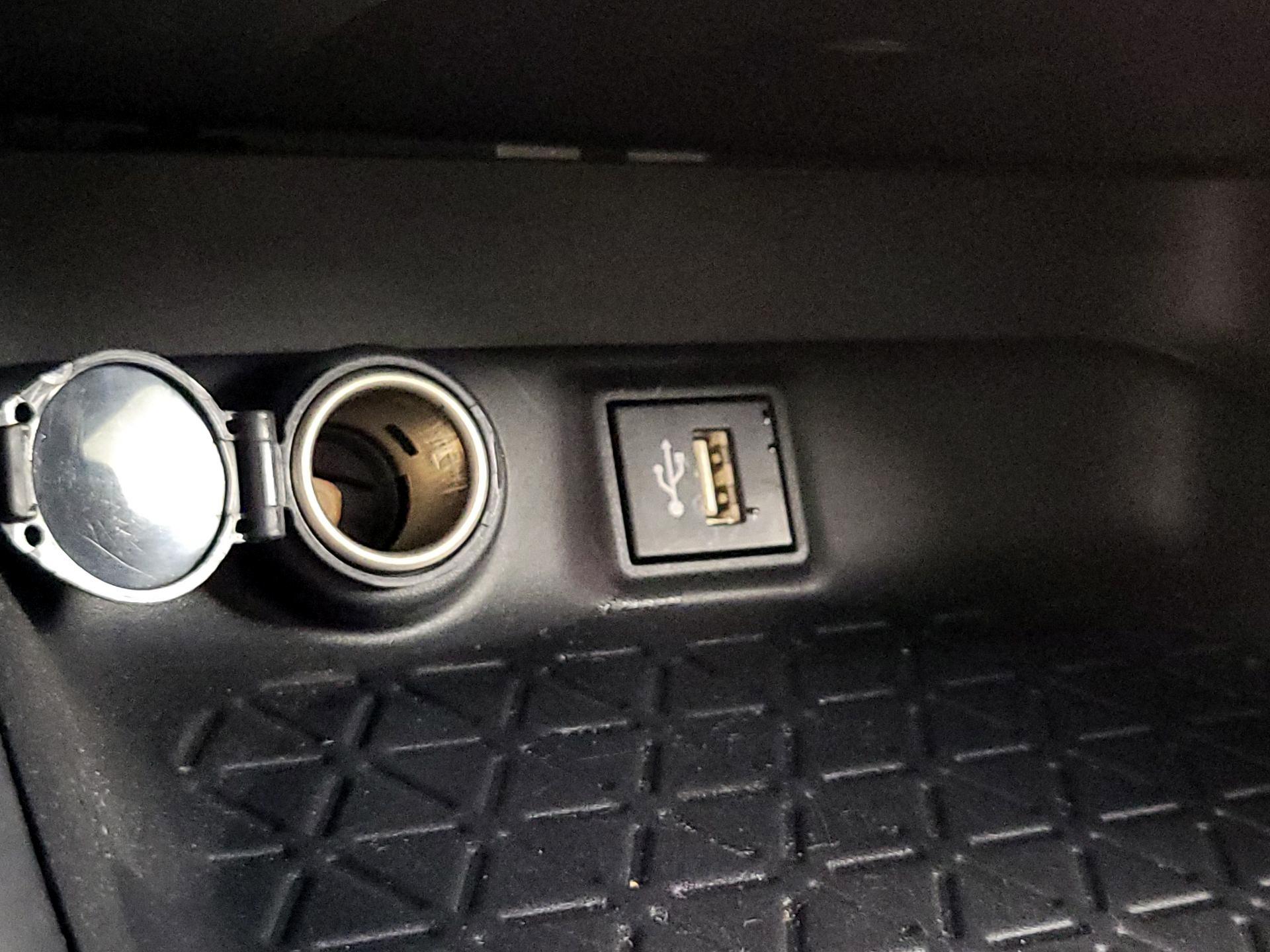 Thumbnail: 2024 Toyota RAV4 - 18