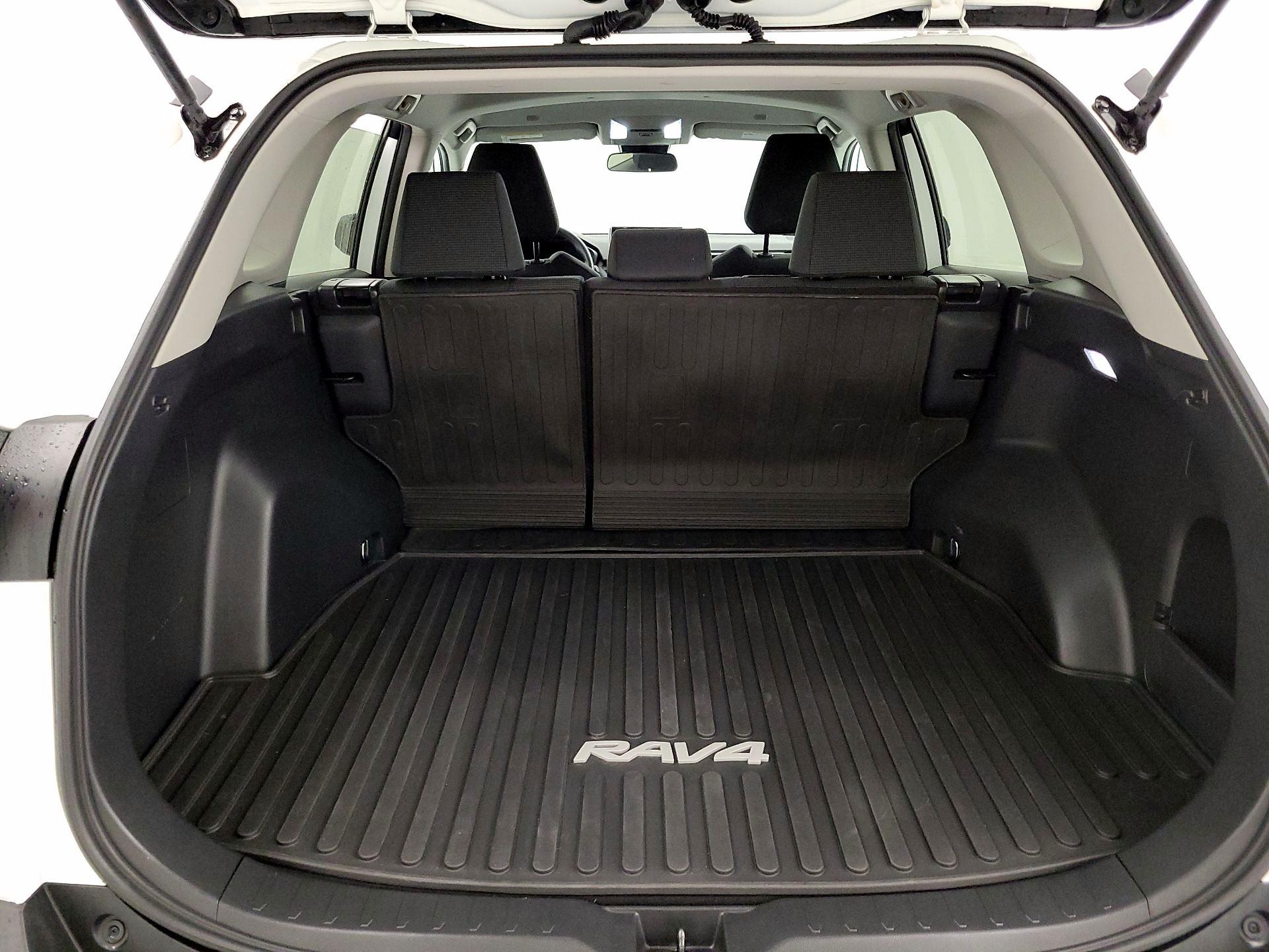 Thumbnail: 2024 Toyota RAV4 - 20