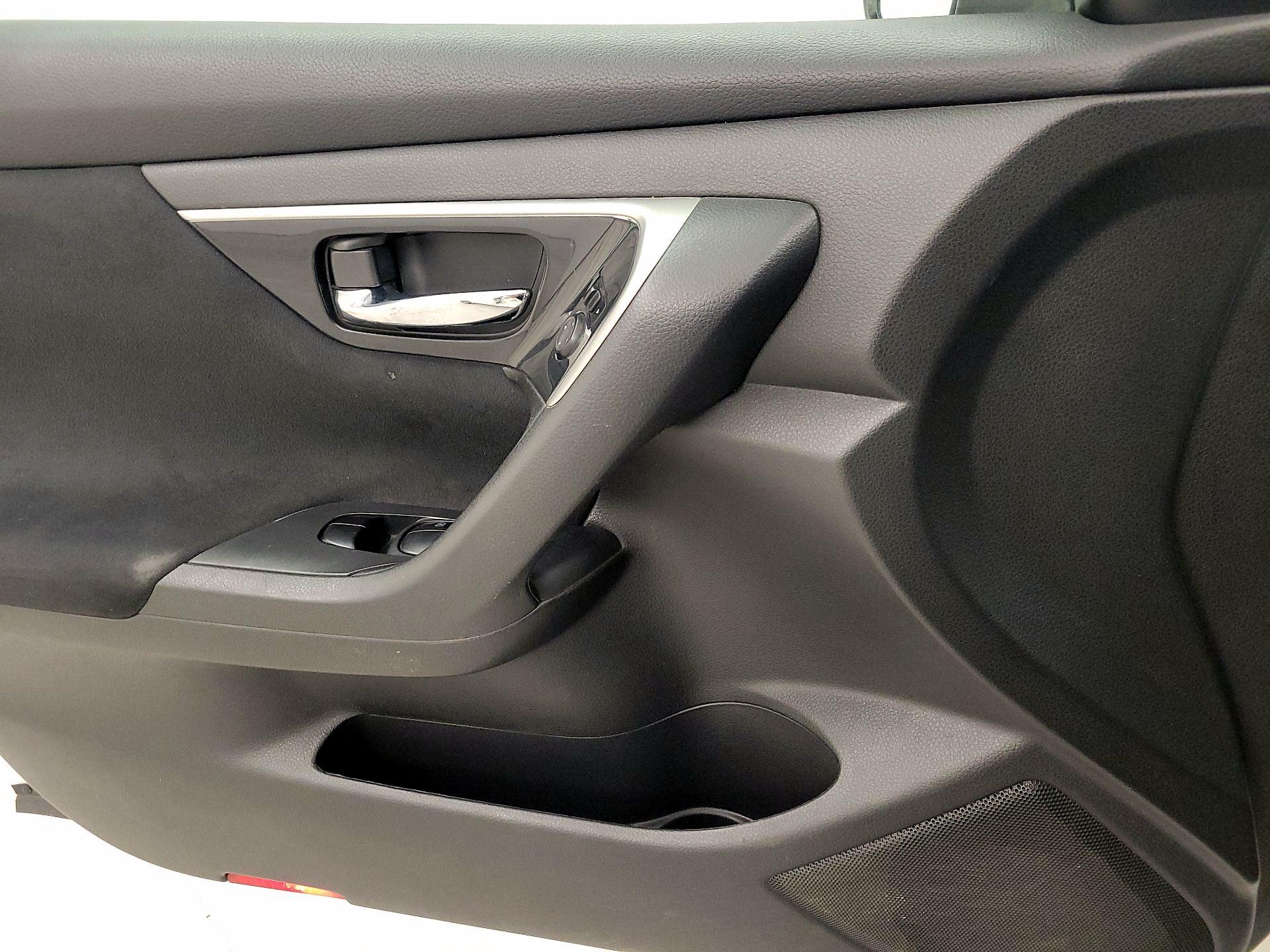 Thumbnail: 2014 Nissan Altima - 12