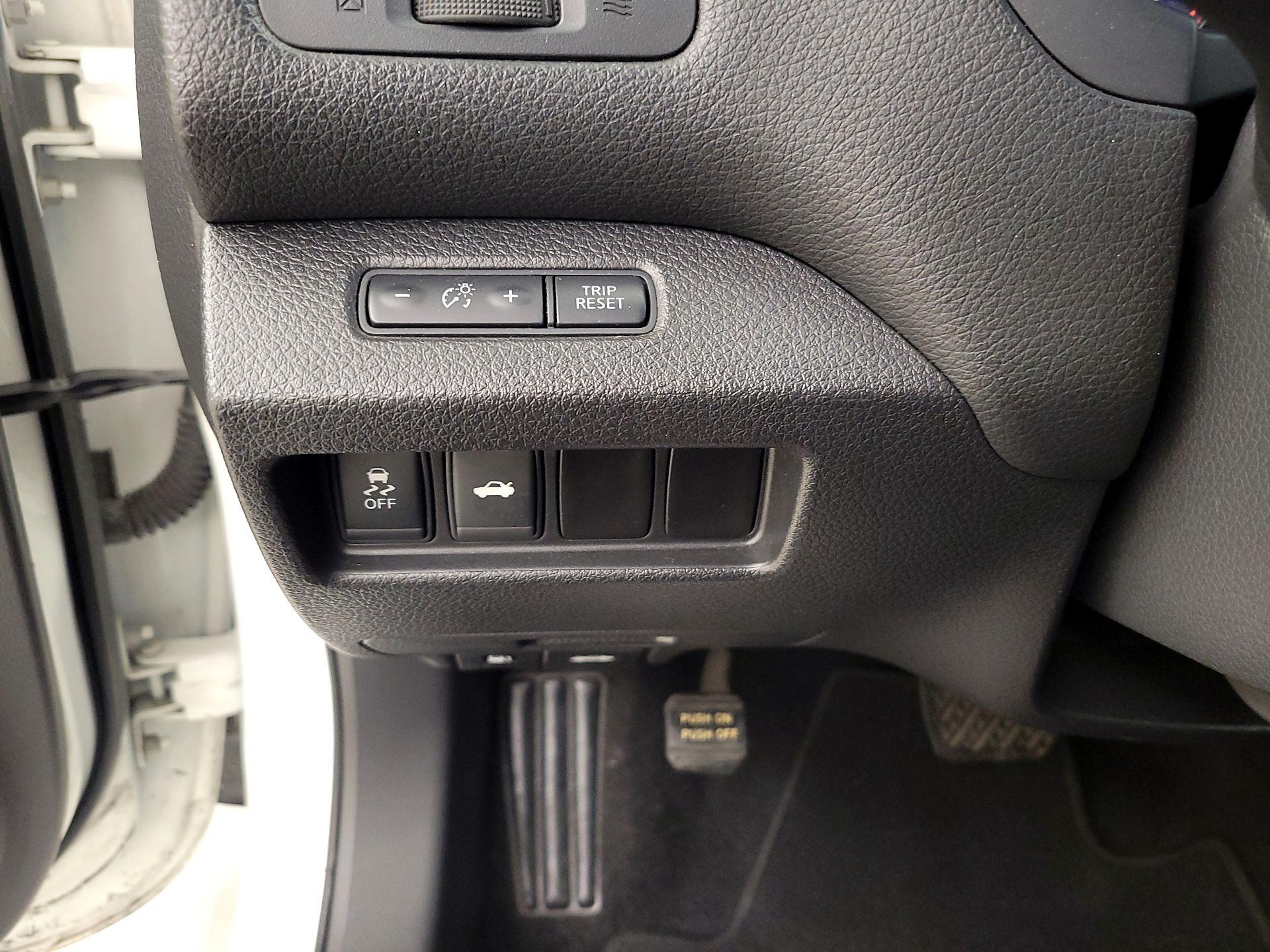 Thumbnail: 2014 Nissan Altima - 13