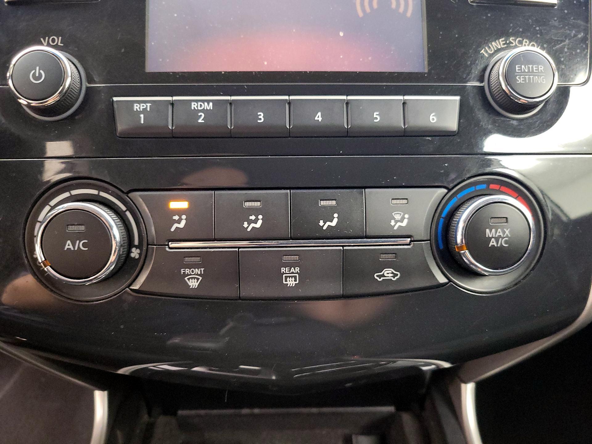 Thumbnail: 2014 Nissan Altima - 16