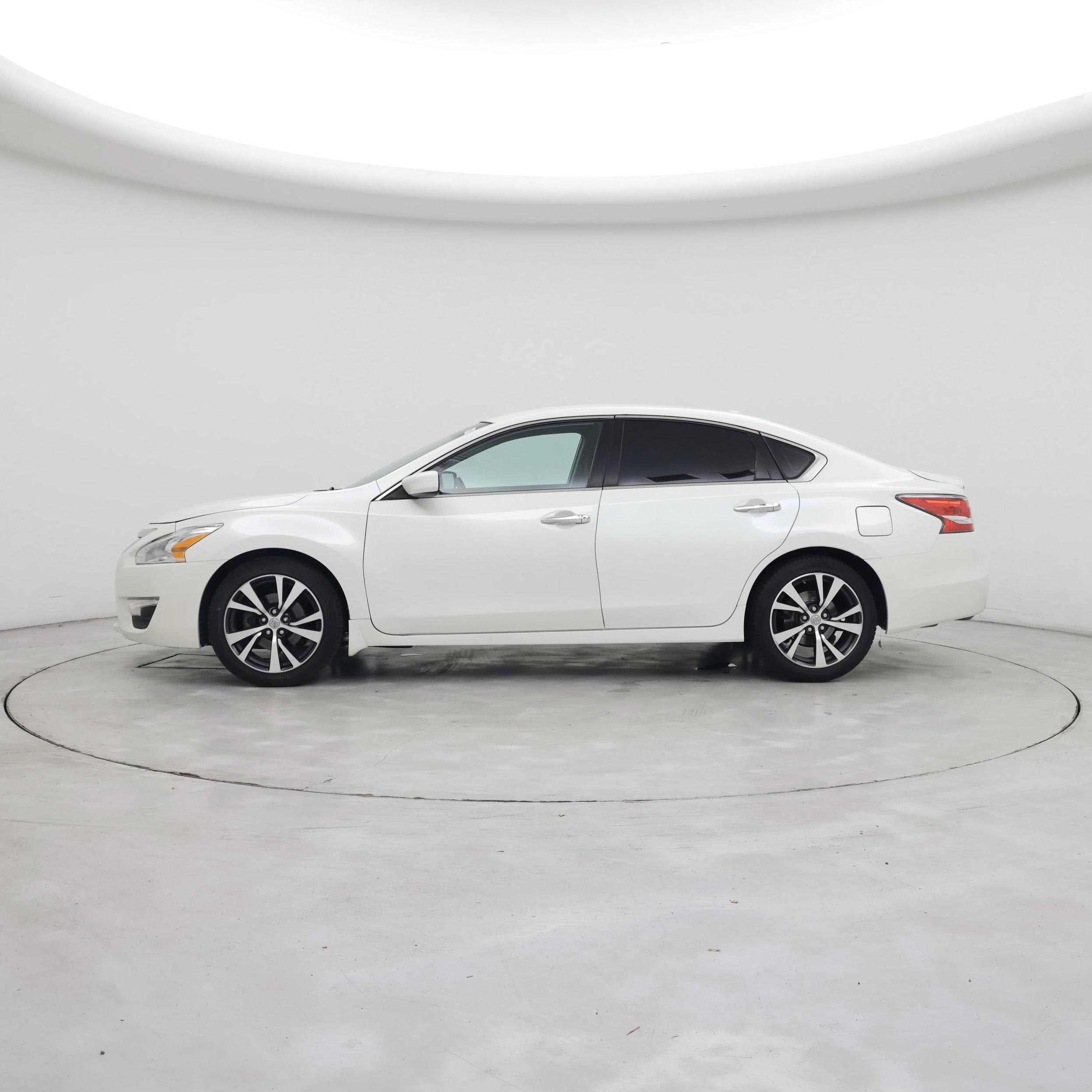 Thumbnail: 2014 Nissan Altima - 3